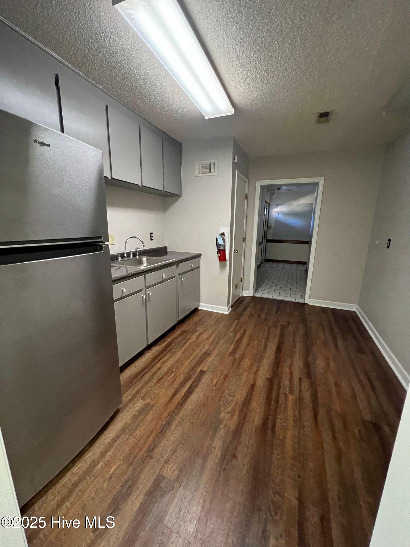 1700 Country Club Road