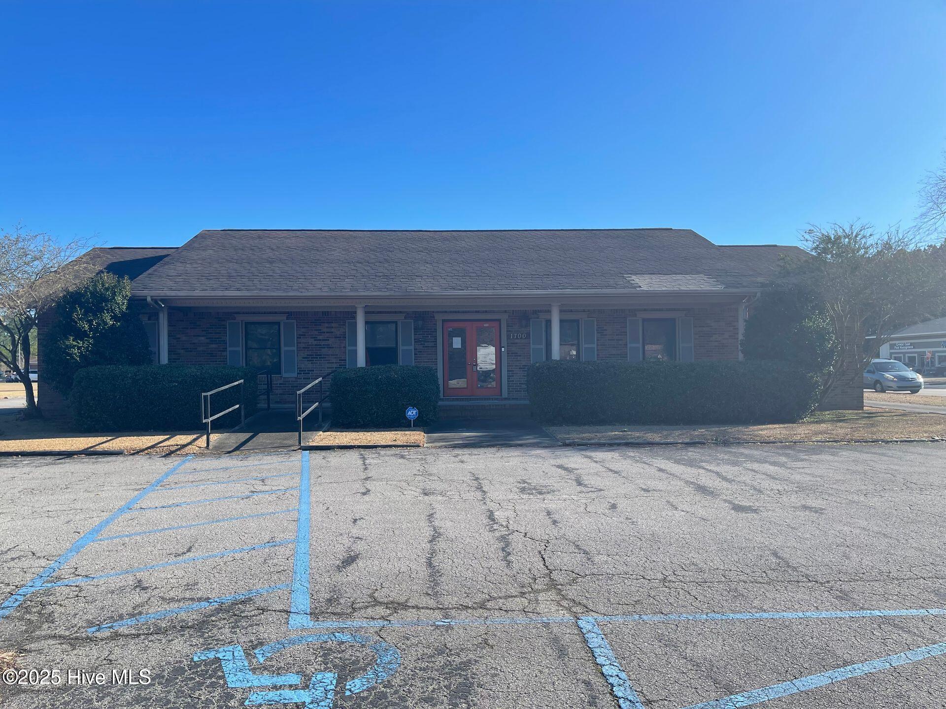 1700 Country Club Road