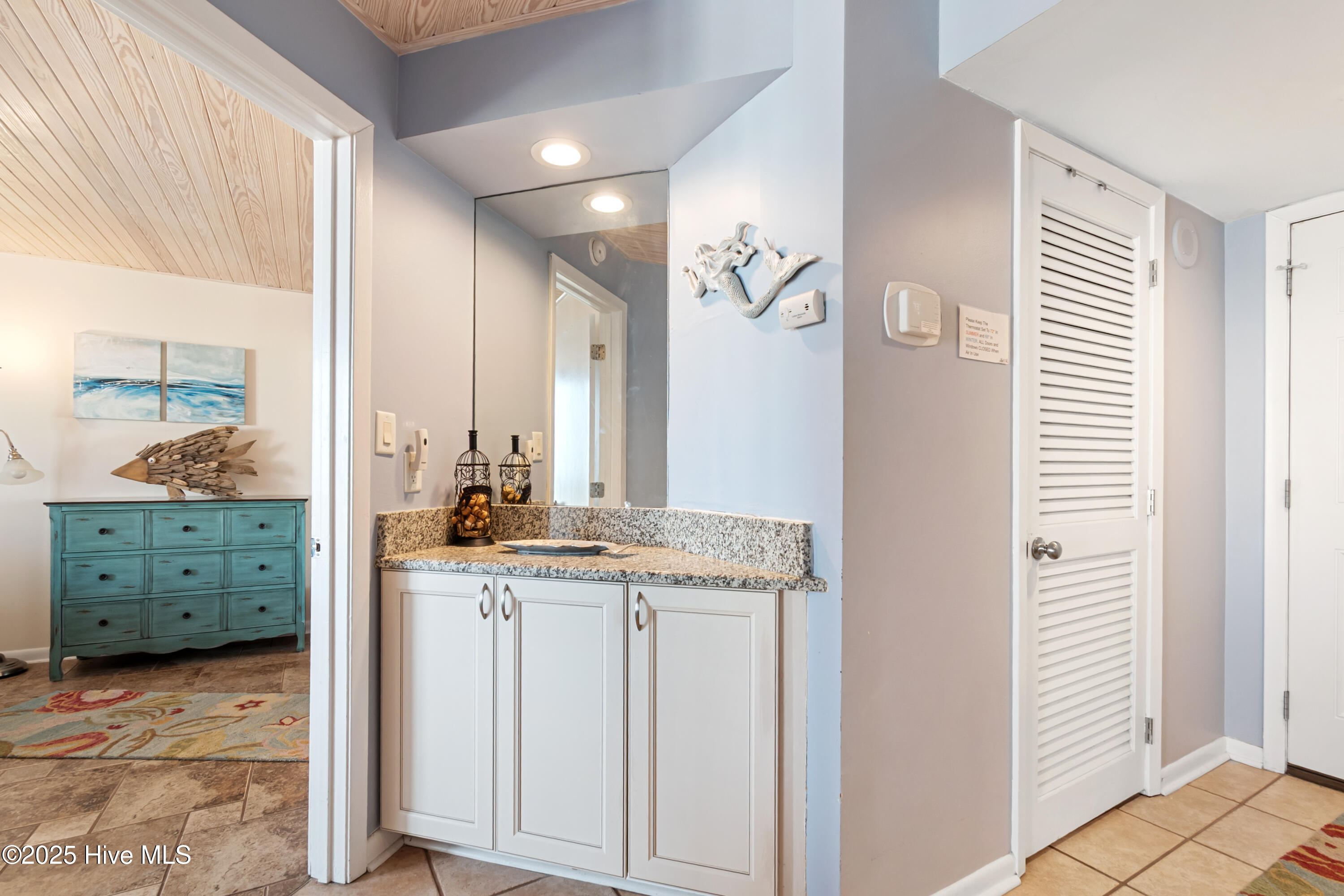 2000 New River Inlet Road, 2611