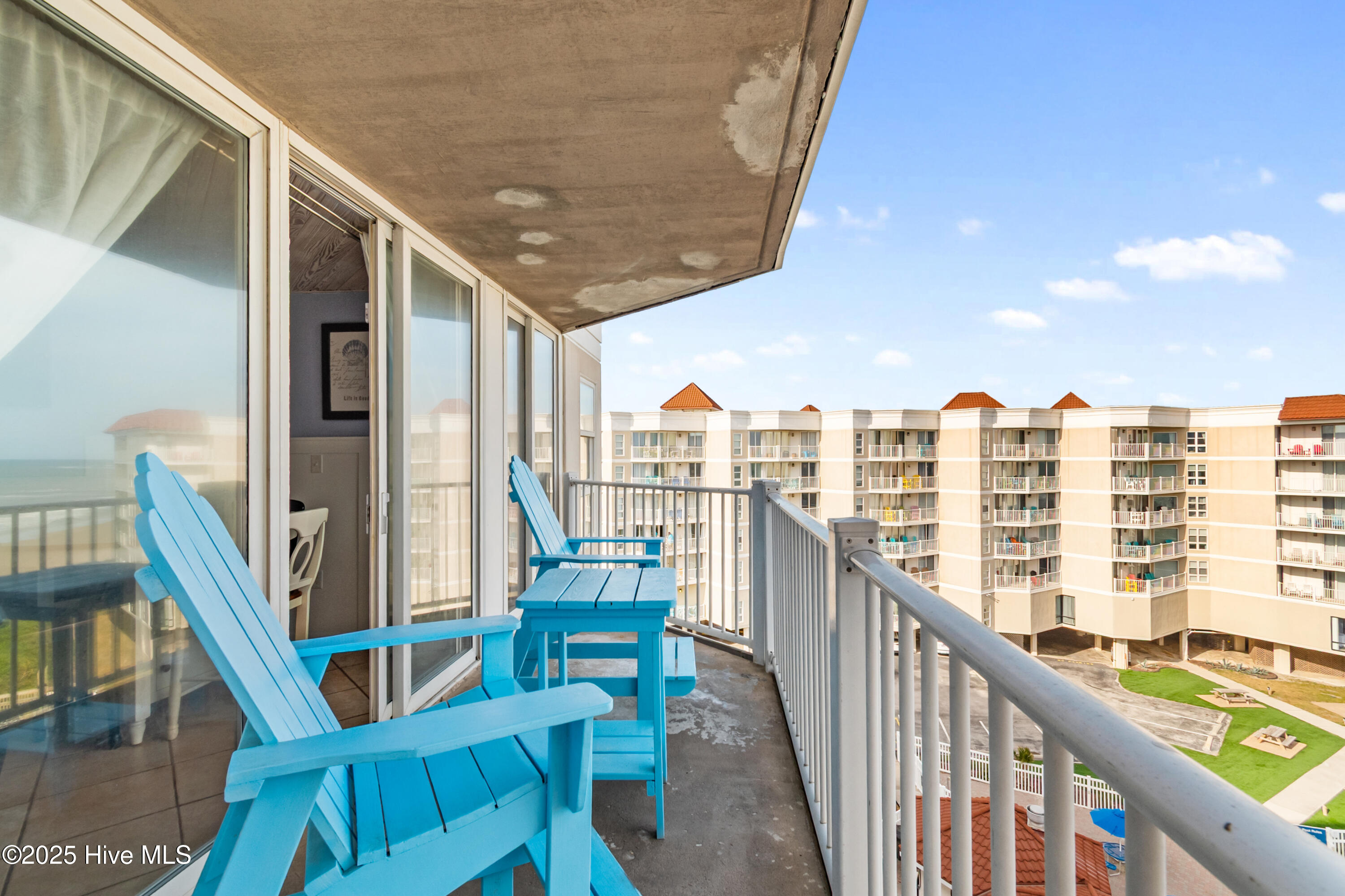 2000 New River Inlet Road, 2611