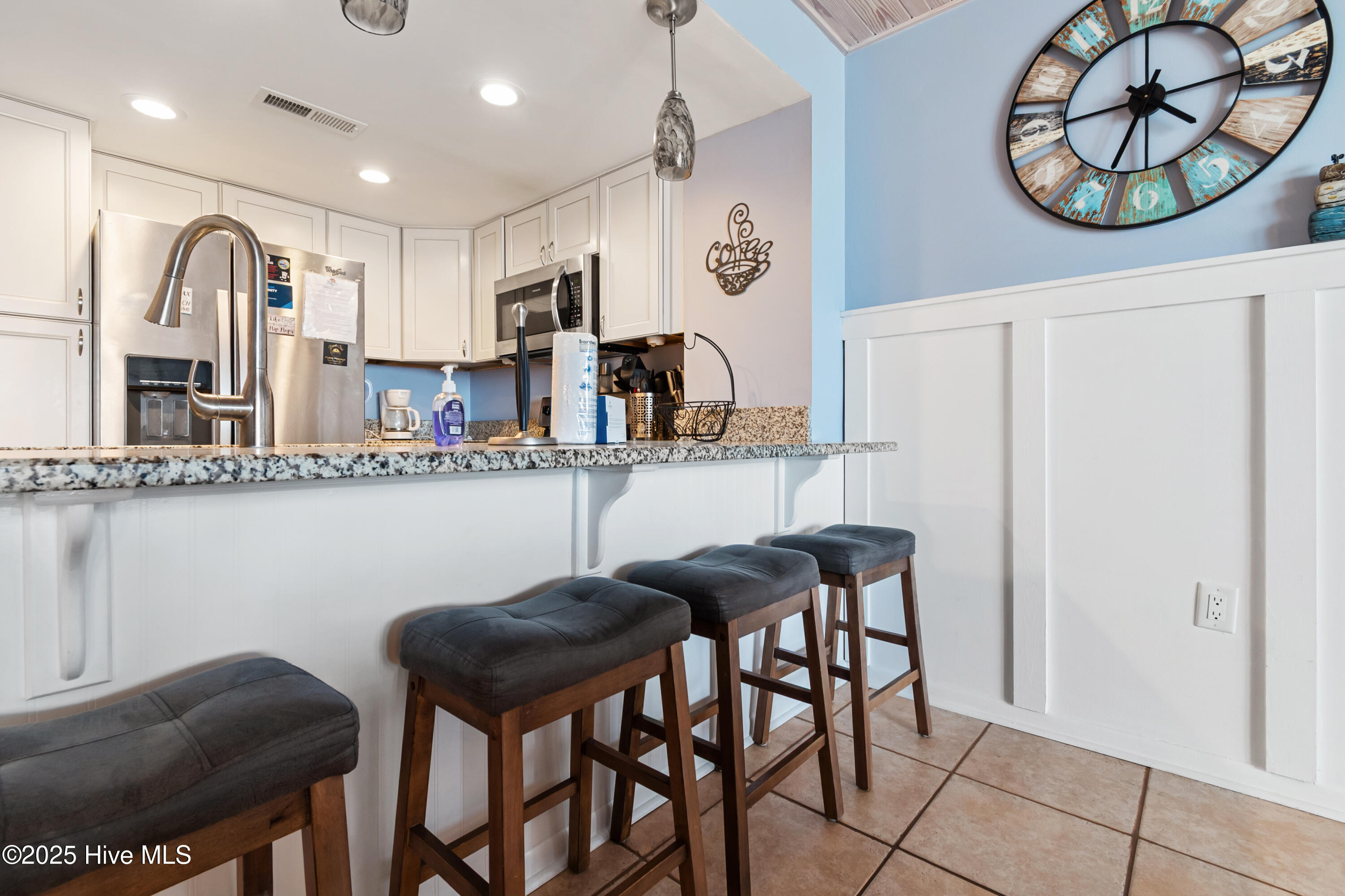 2000 New River Inlet Road, 2611