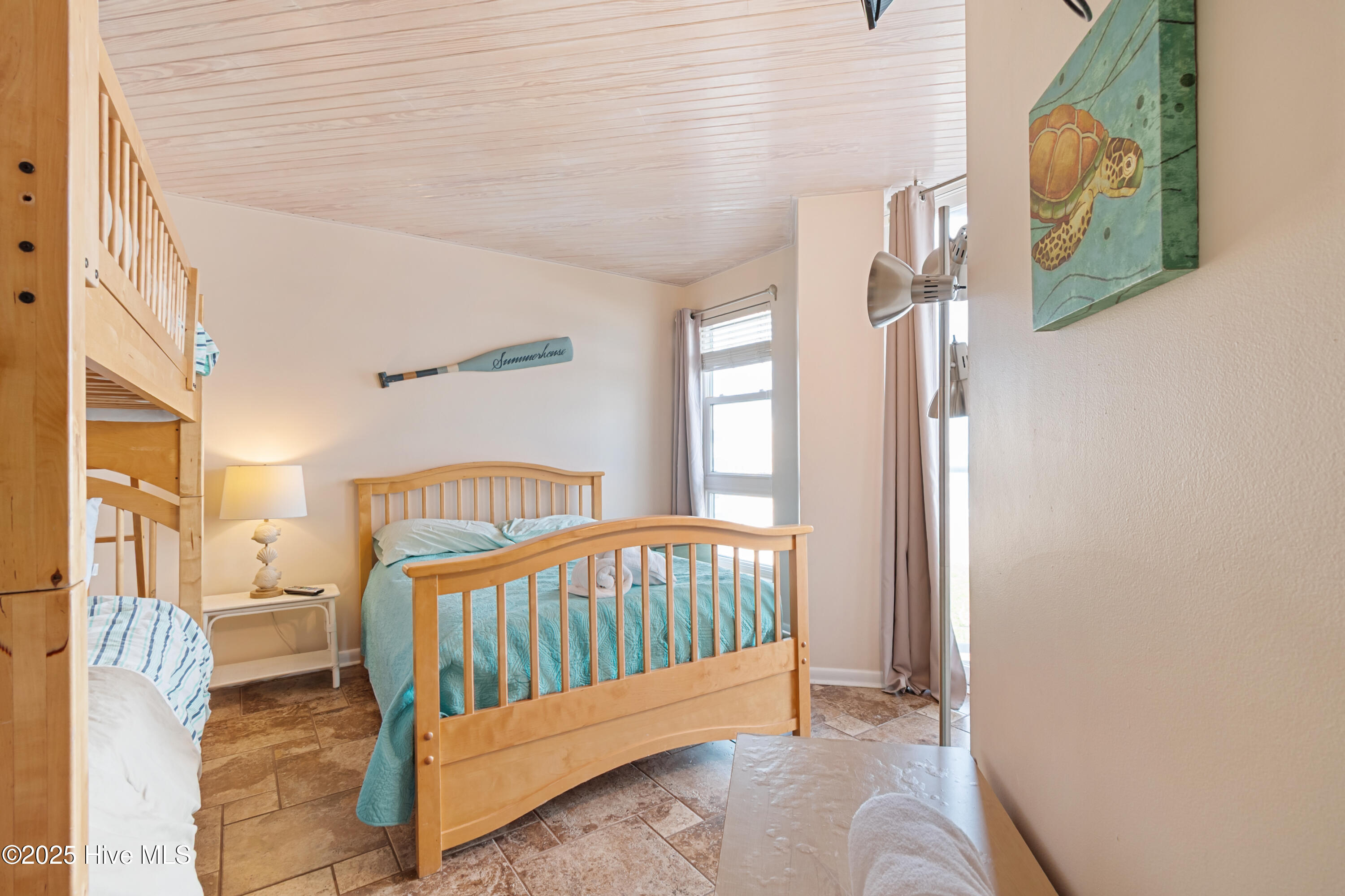 2000 New River Inlet Road, 2611