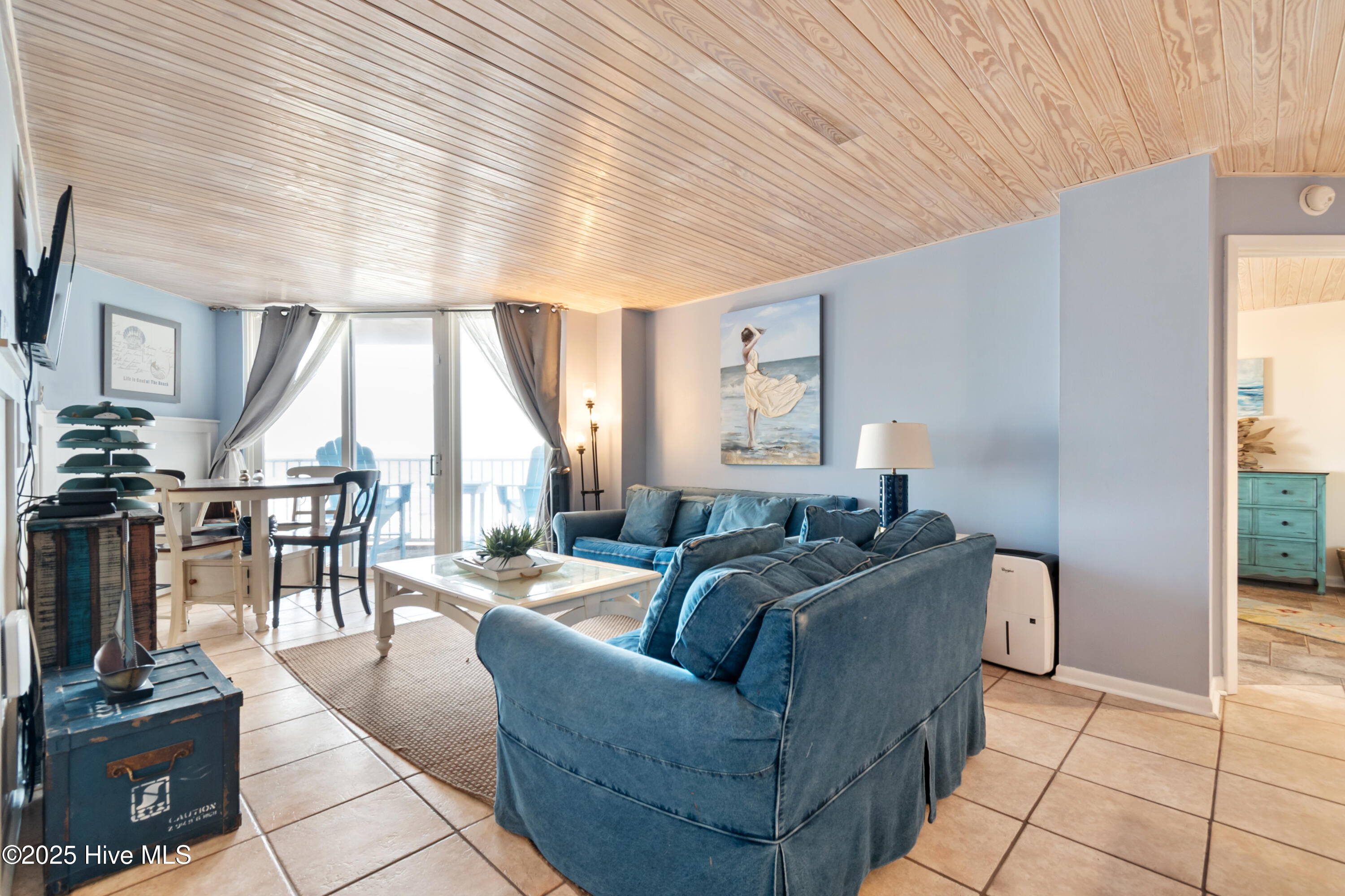 2000 New River Inlet Road, 2611