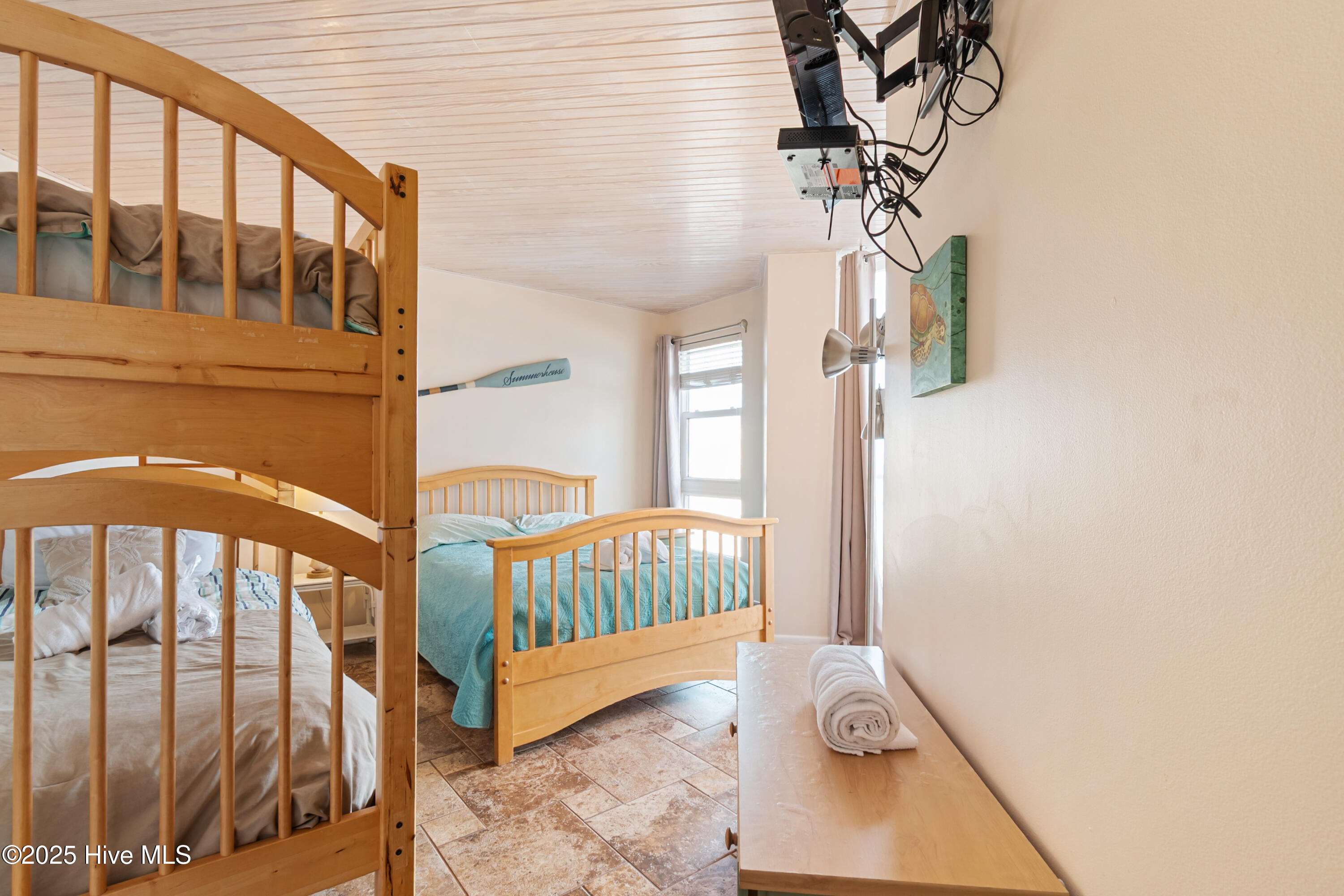 2000 New River Inlet Road, 2611