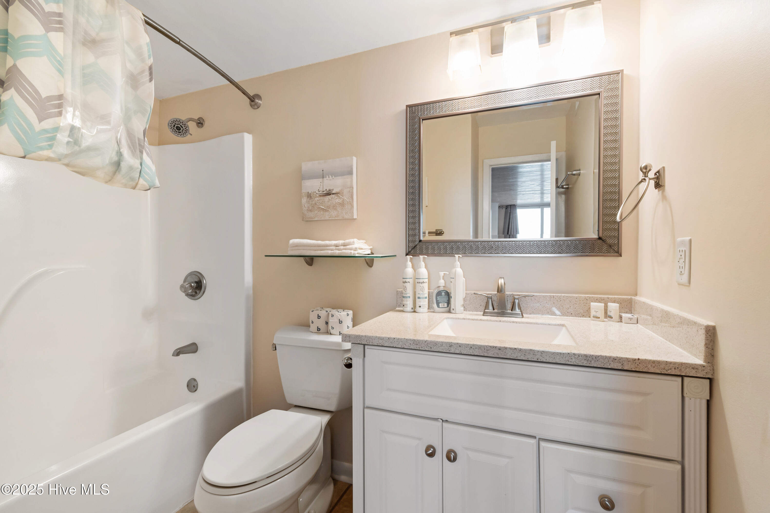 2000 New River Inlet Road, 2611