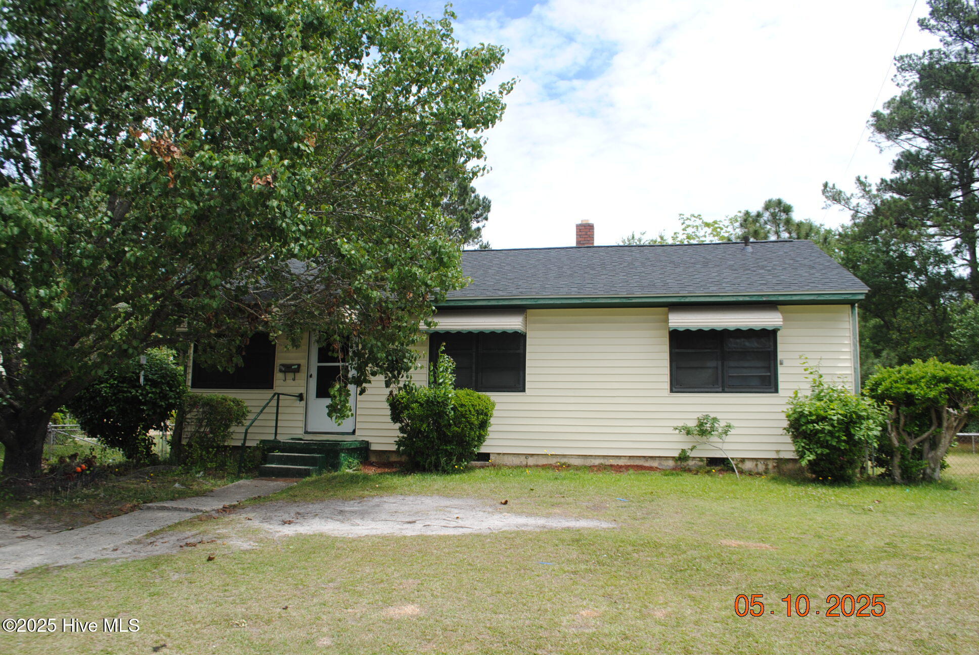 402 New River Drive