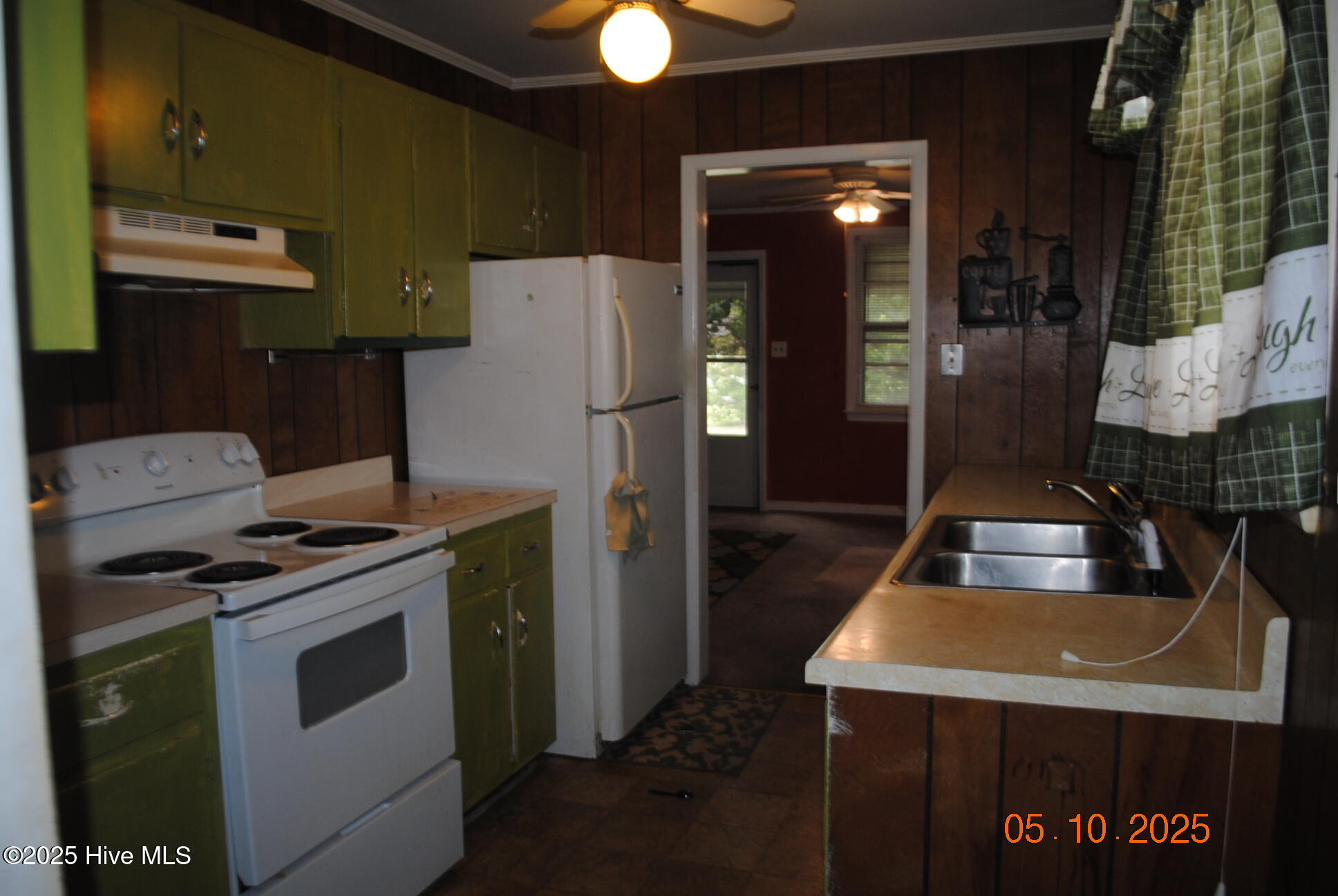 402 New River Drive