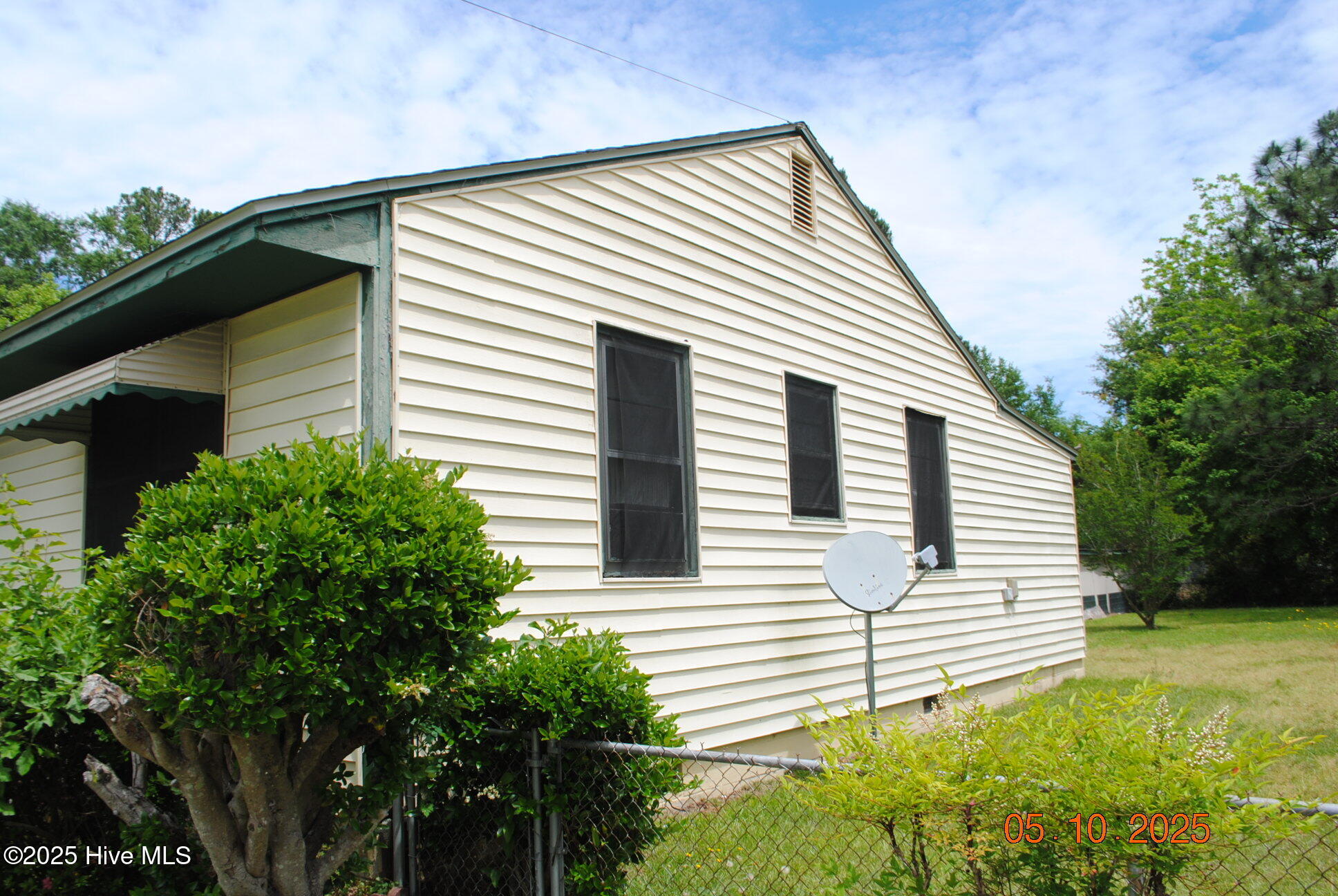 402 New River Drive