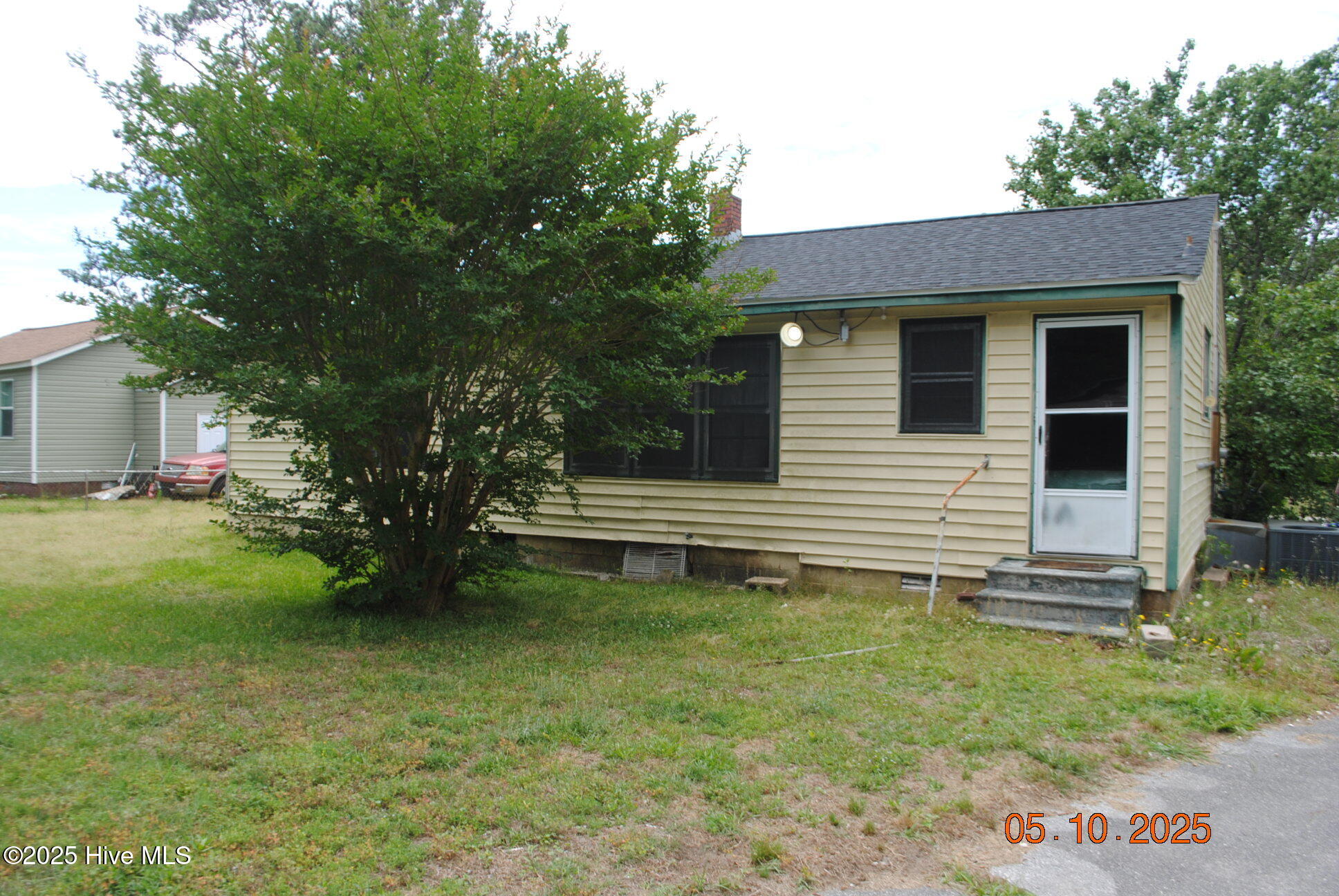 402 New River Drive
