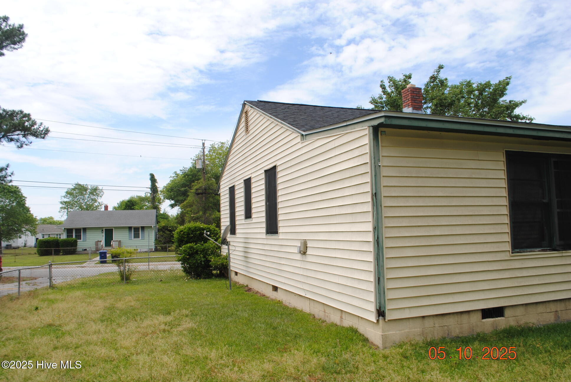 402 New River Drive