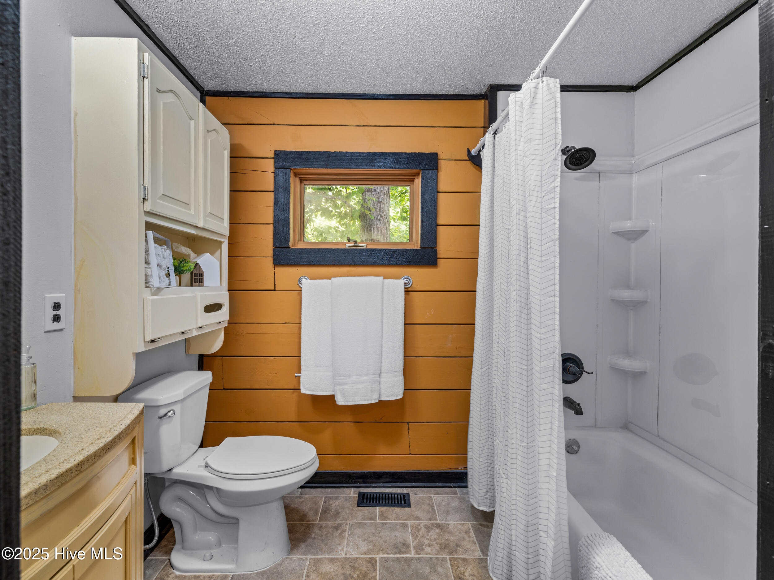210 Edgewood Drive