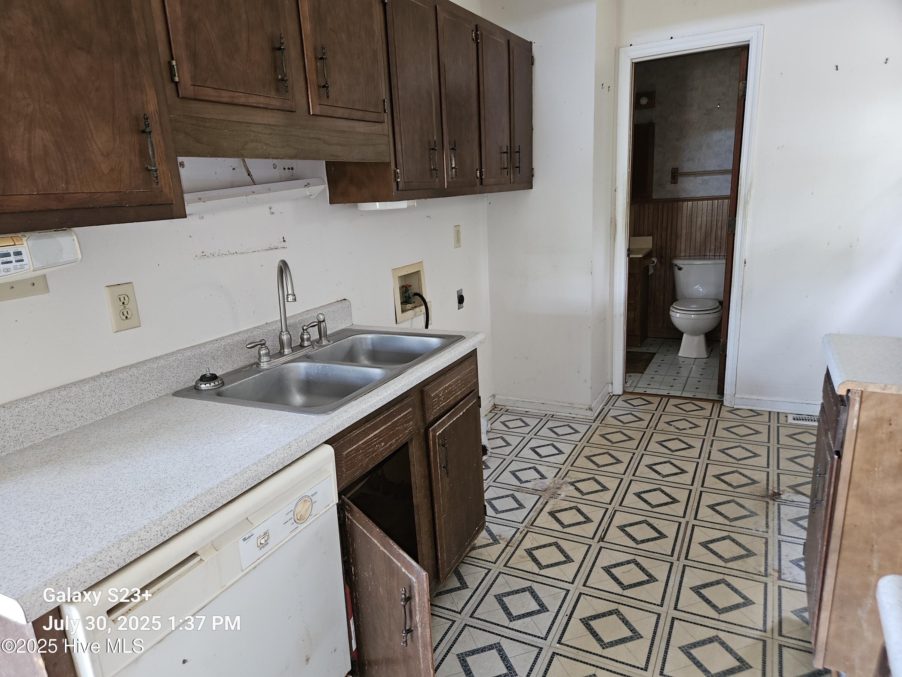 650 Queens Creek Road