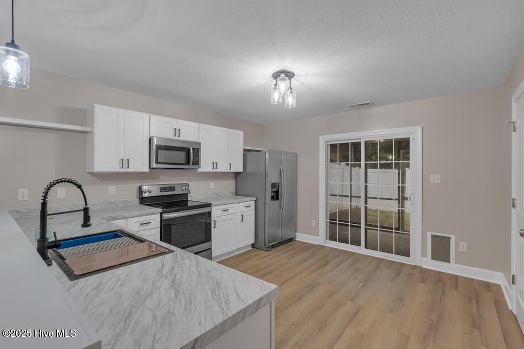 157 W Murrow Lane