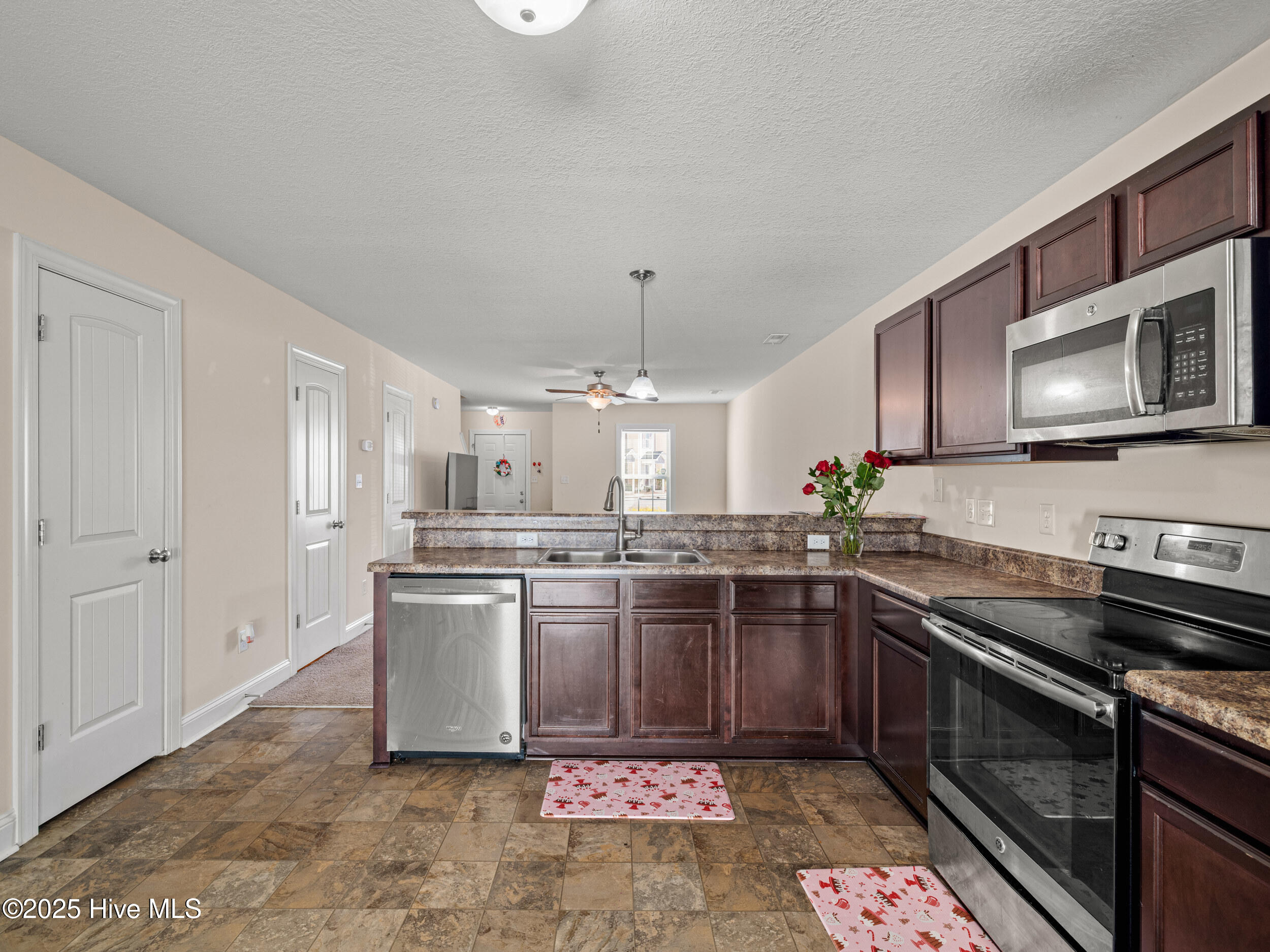 145 W Murrow Lane