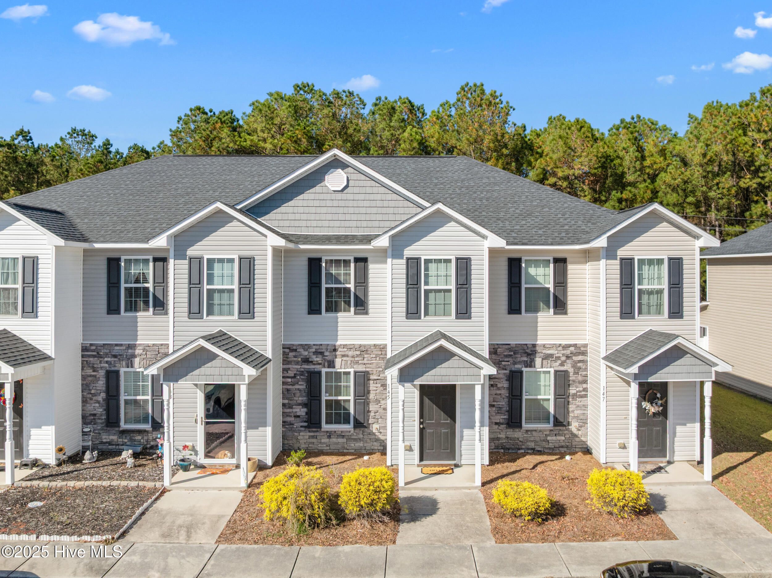 145 W Murrow Lane
