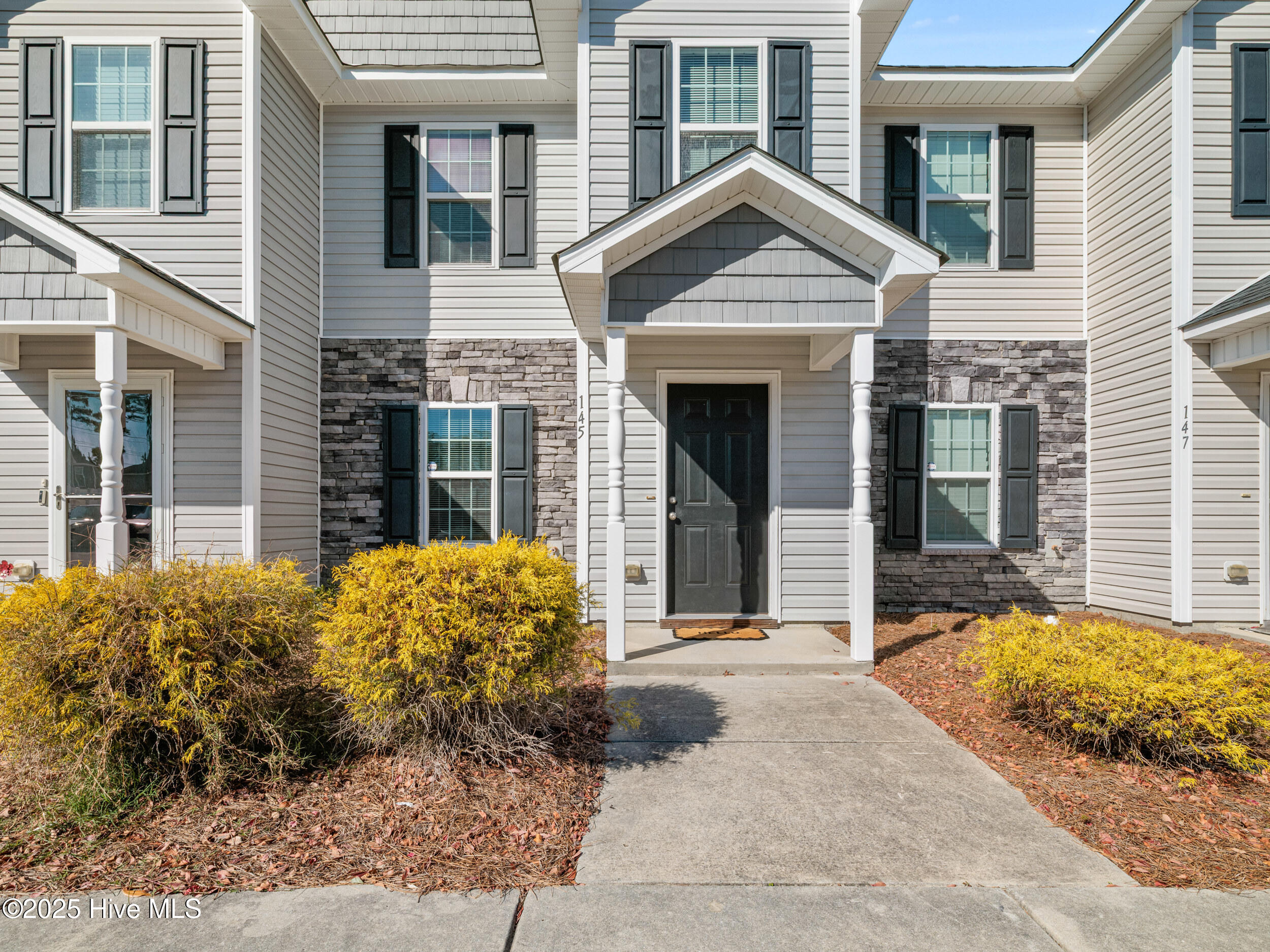 145 W Murrow Lane