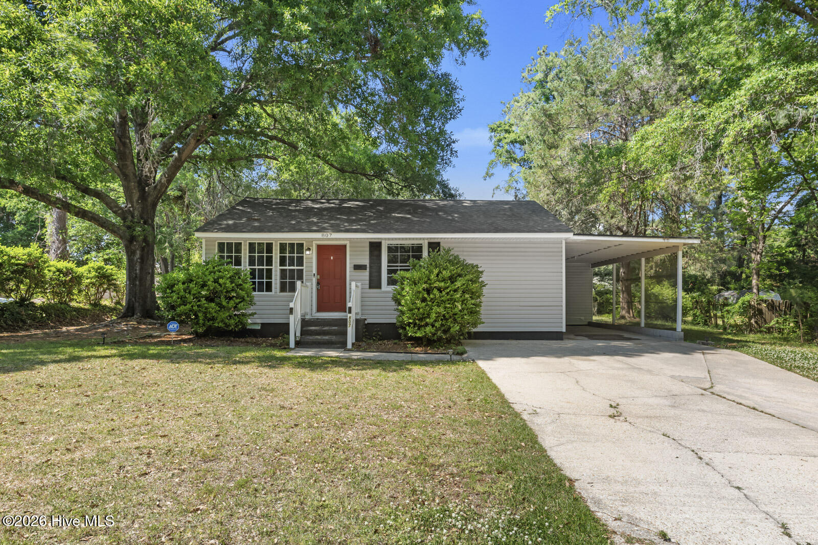 807 River Street