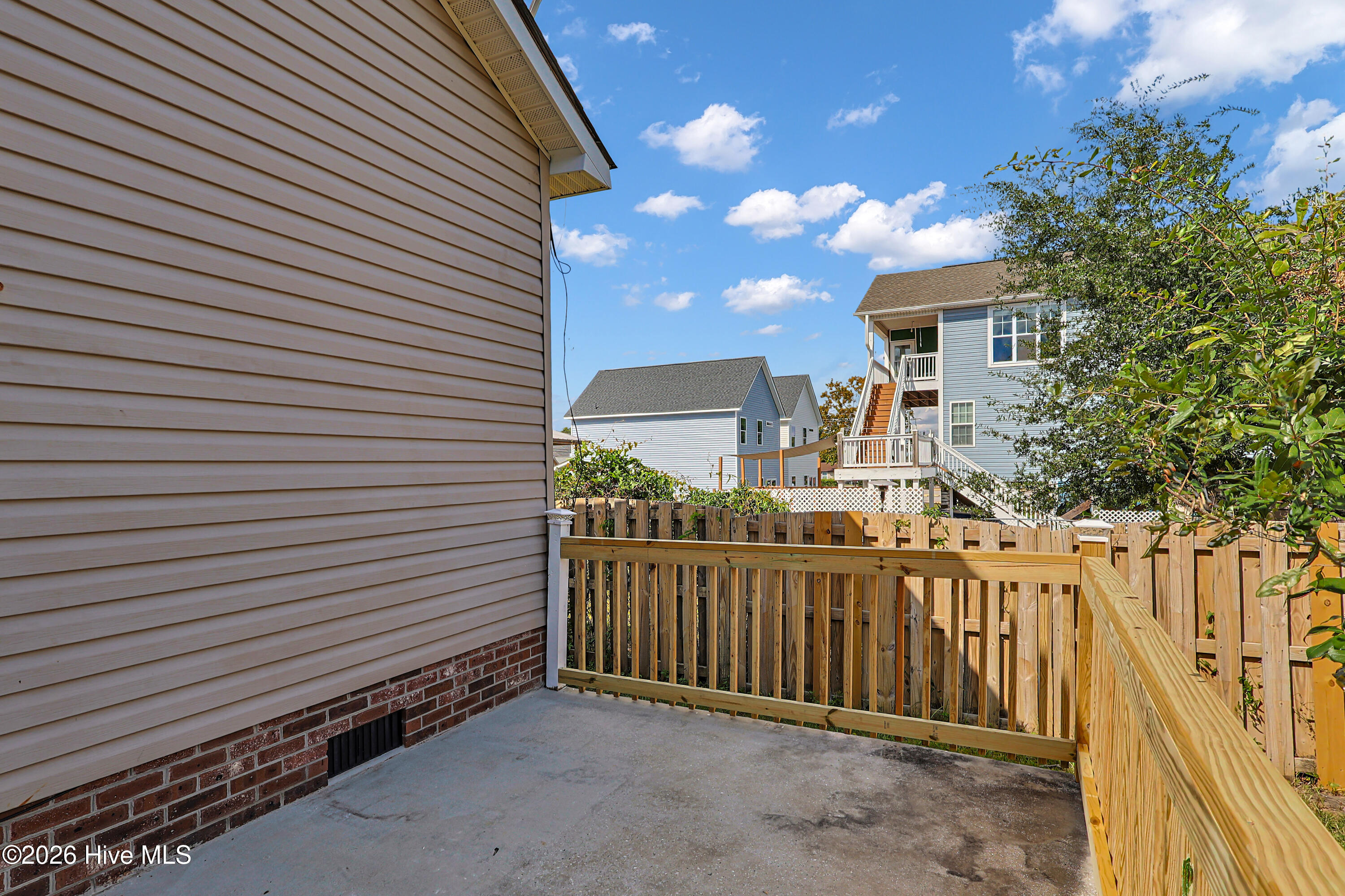 705 Swann Street