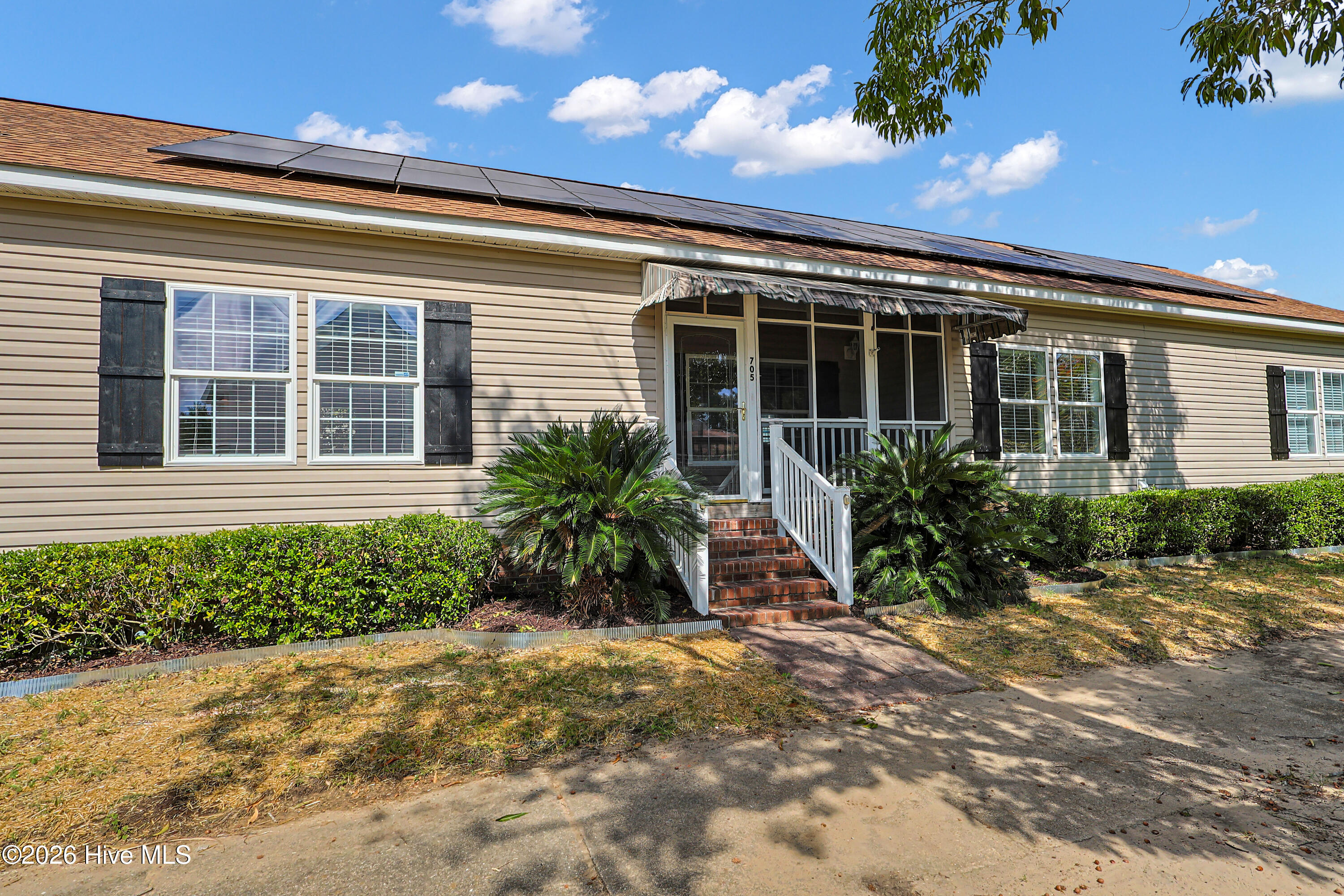 705 Swann Street