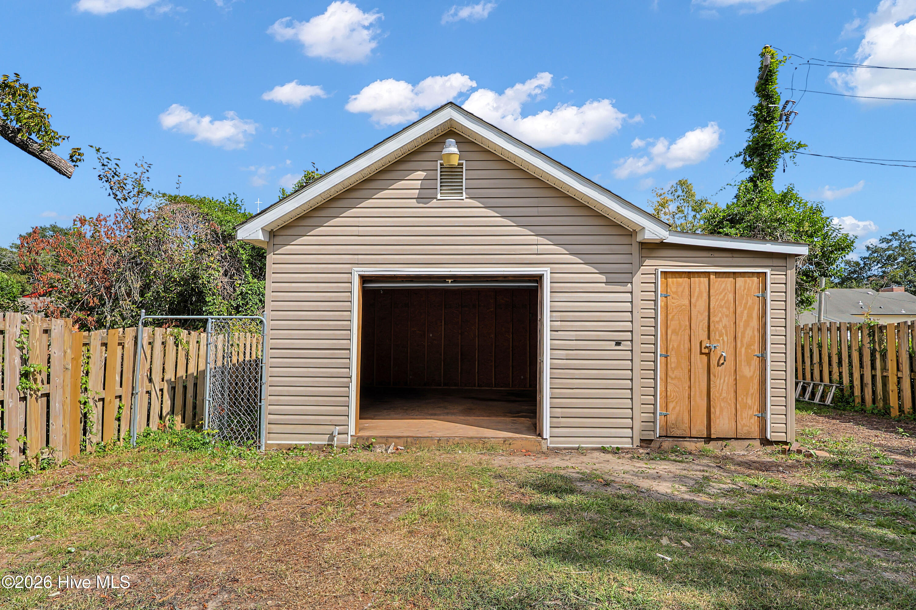 705 Swann Street