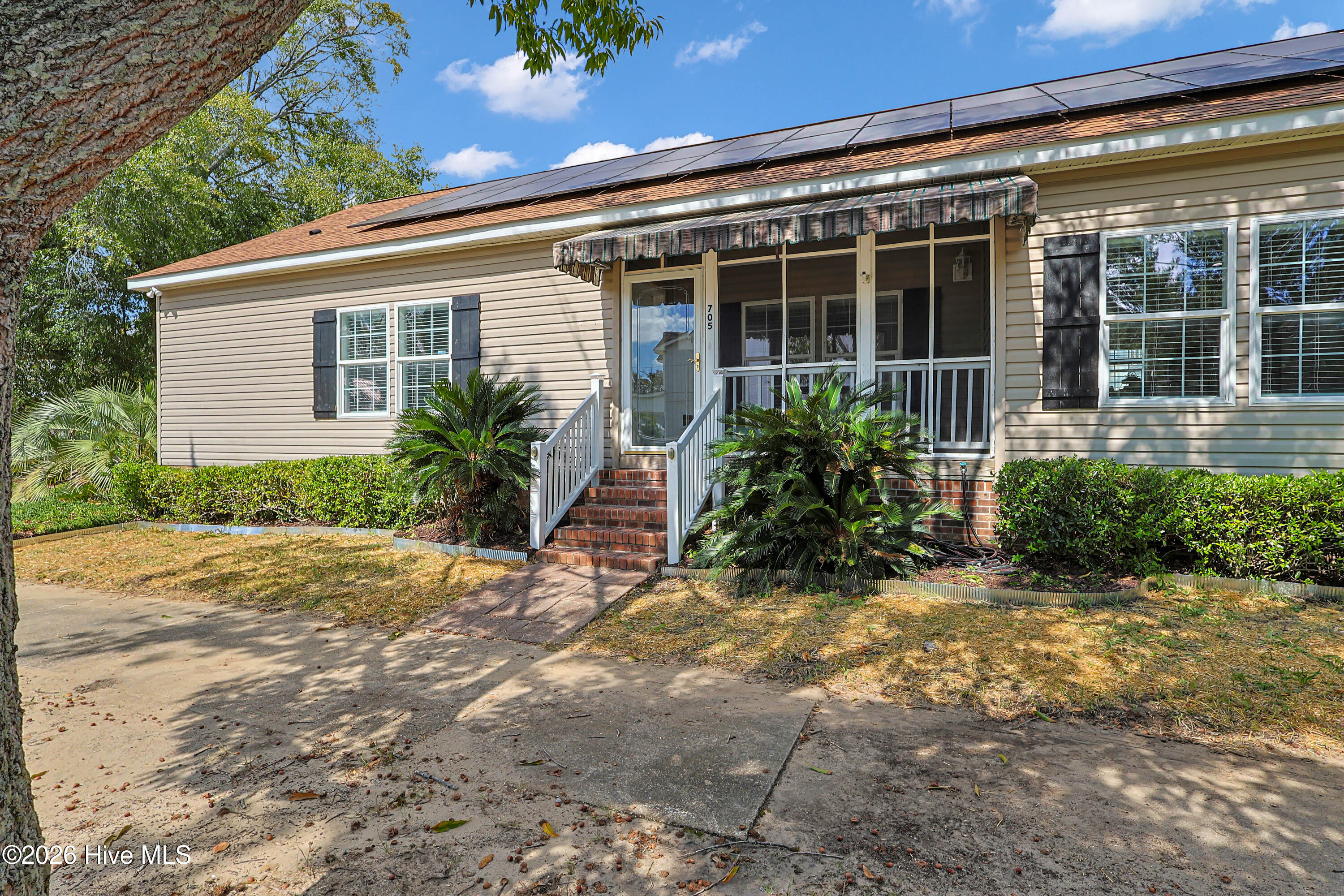 705 Swann Street