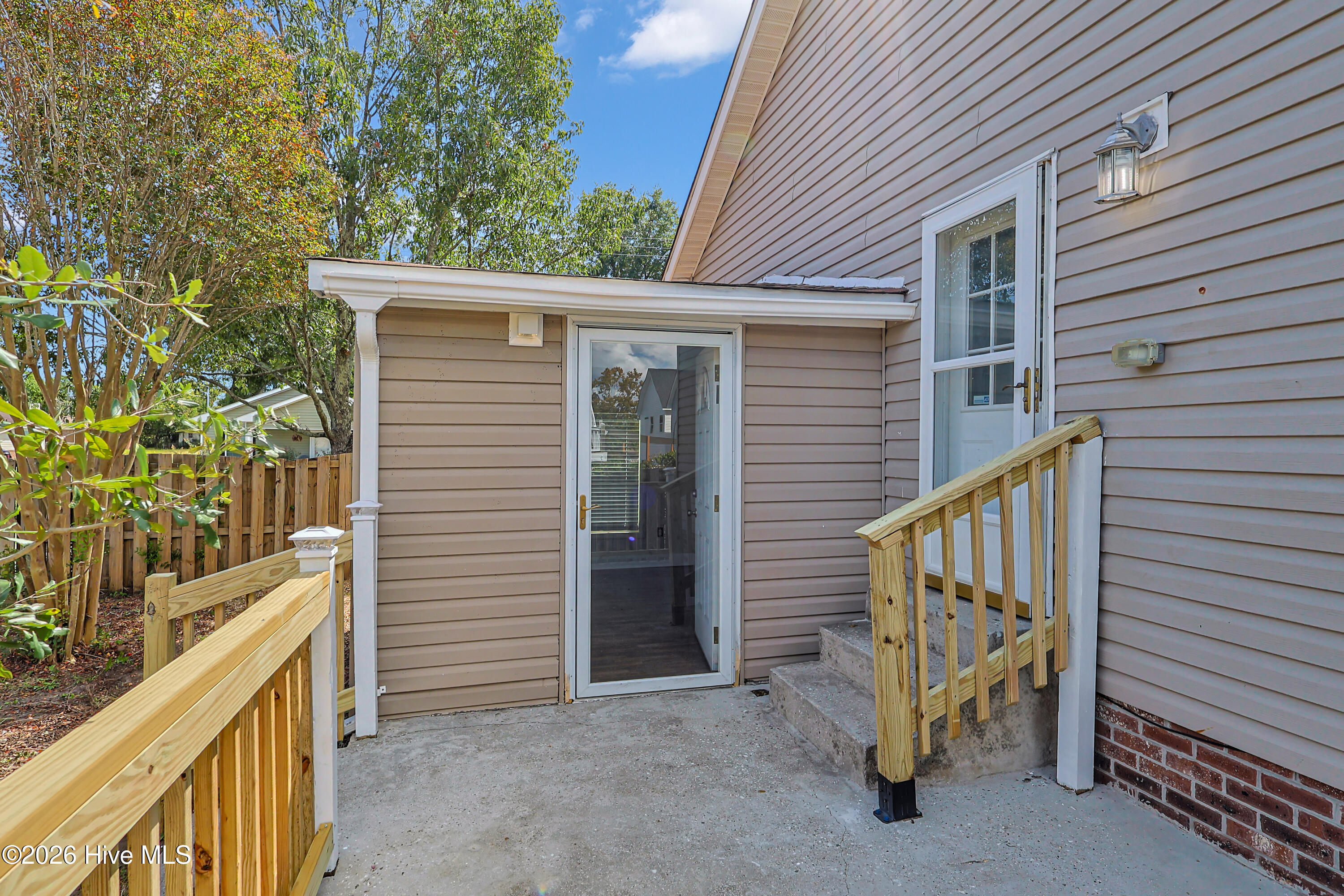 705 Swann Street