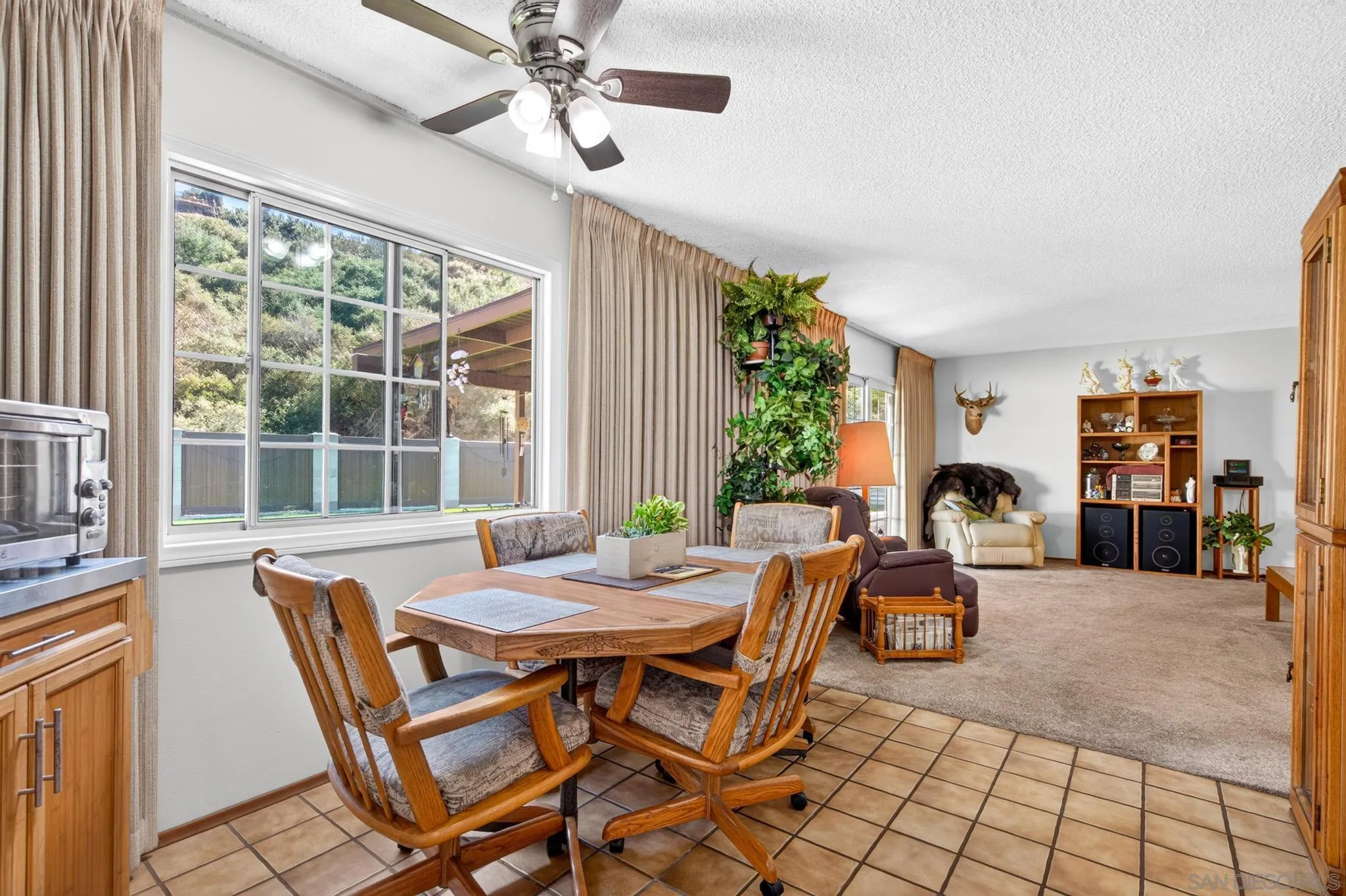 4621 Chateau Drive