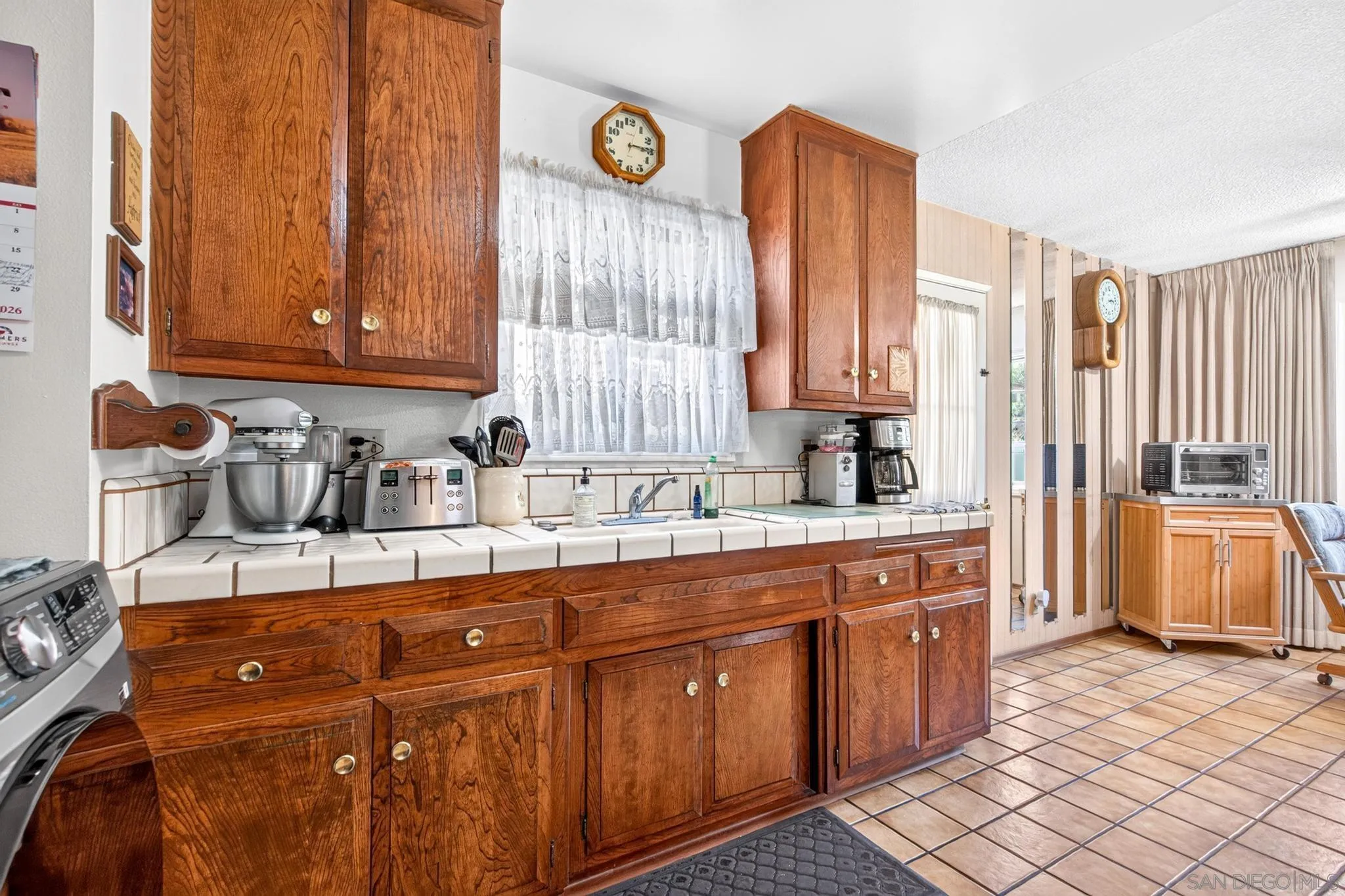 4621 Chateau Drive