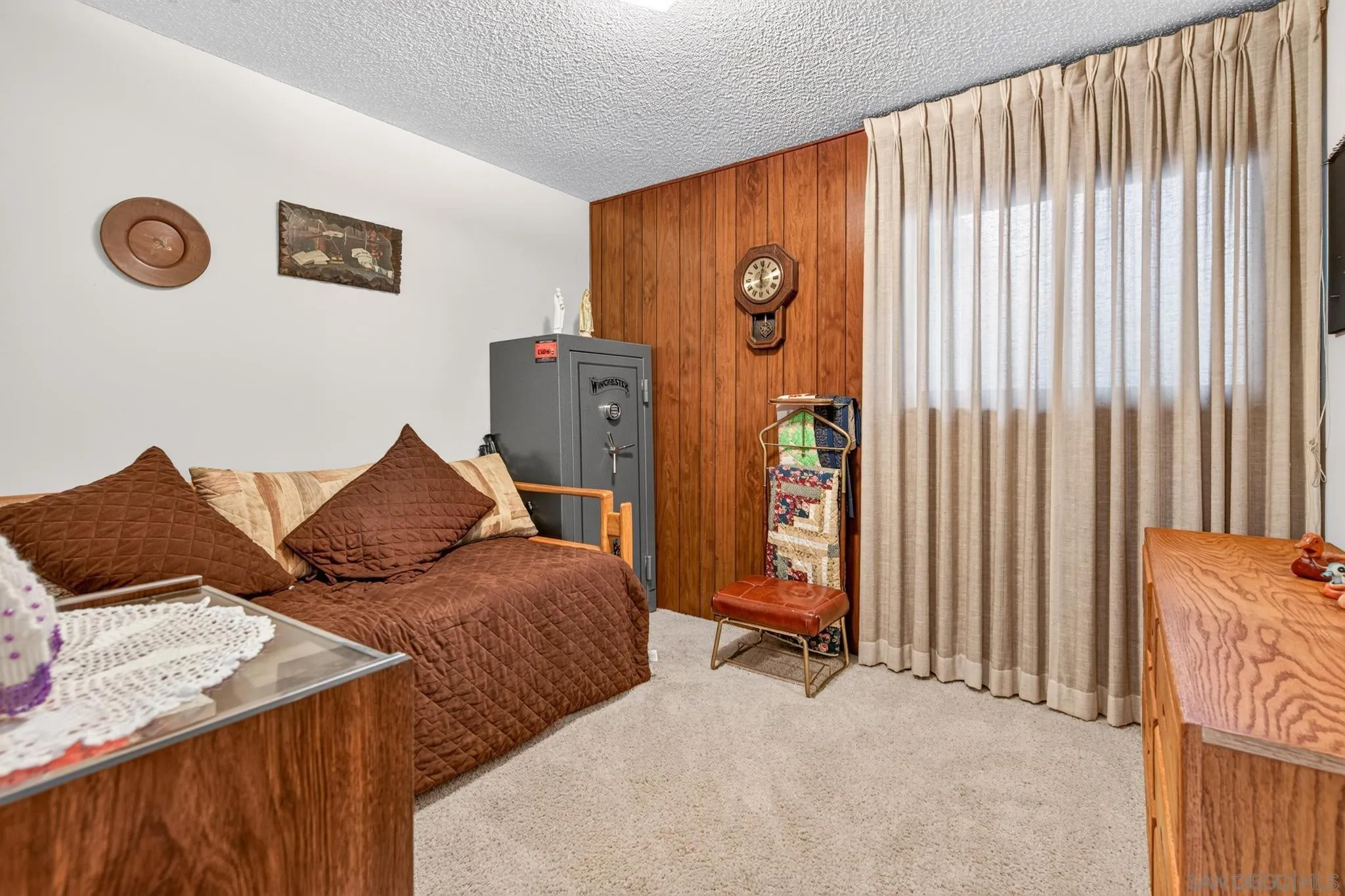 4621 Chateau Drive