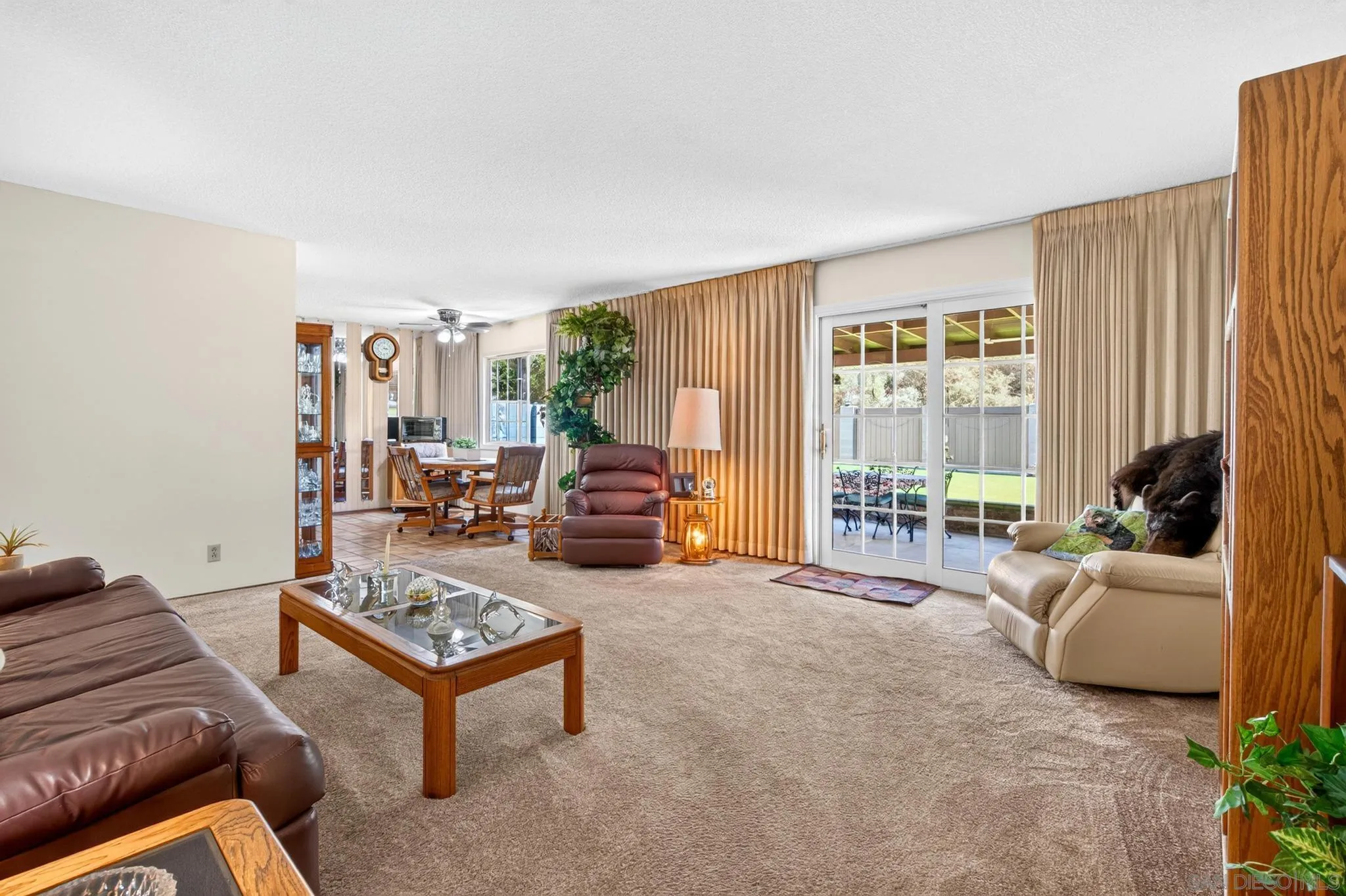 4621 Chateau Drive