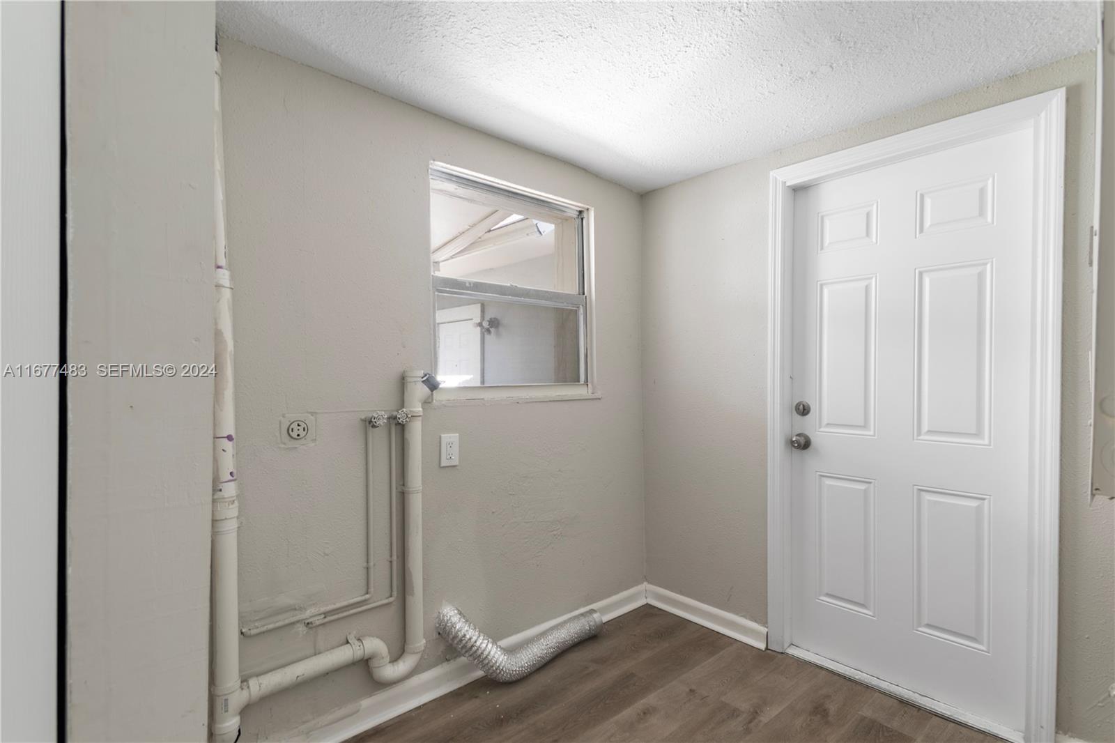 503 Avenida Hermosa