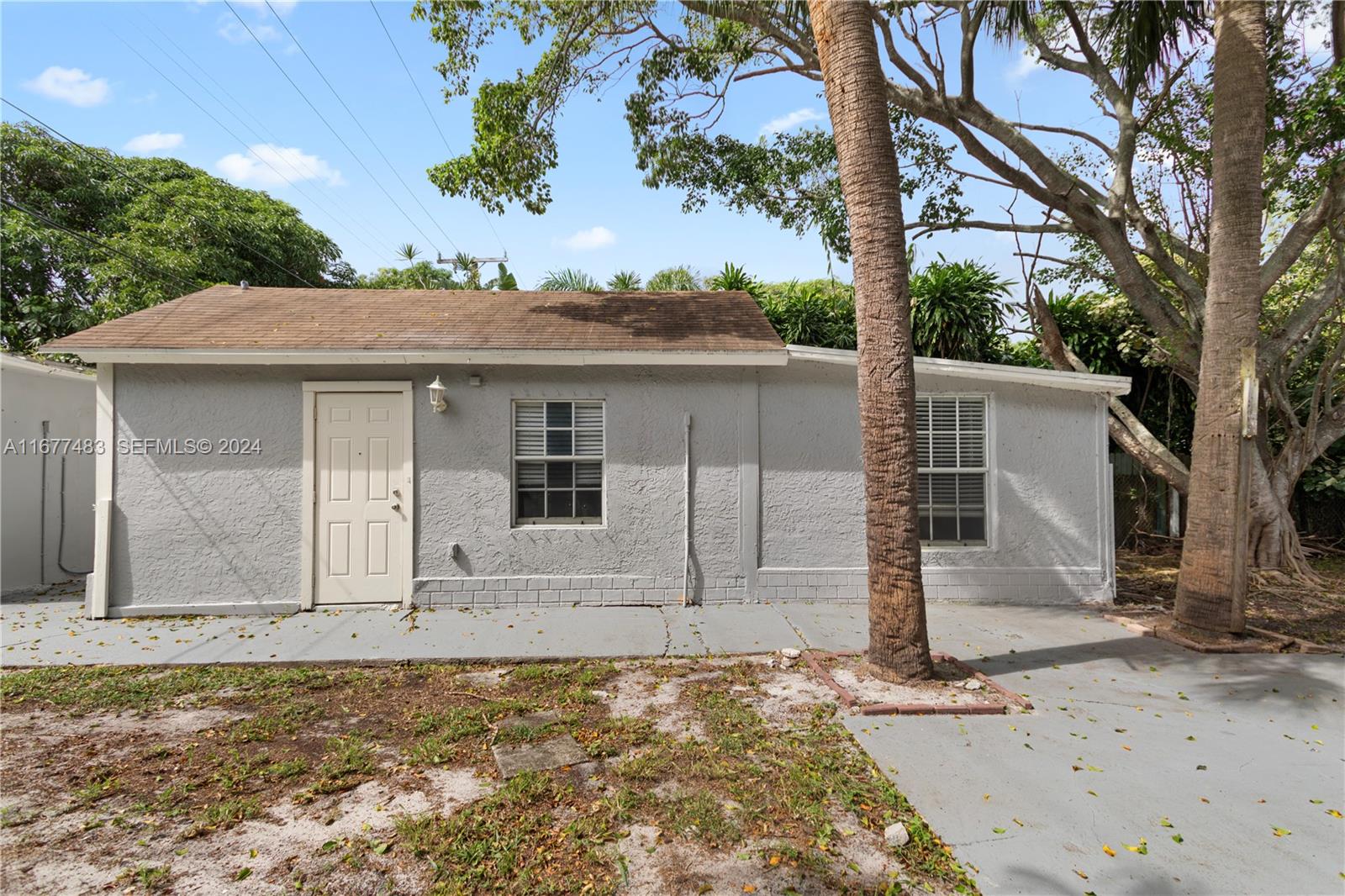 503 Avenida Hermosa