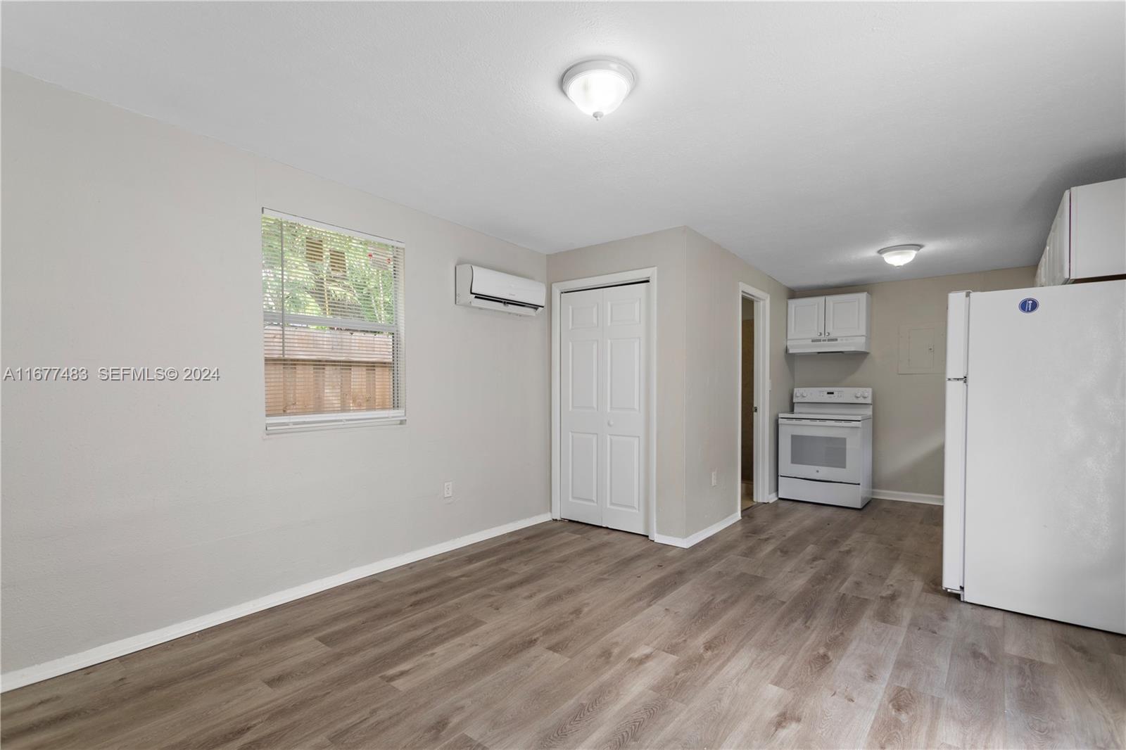 503 Avenida Hermosa
