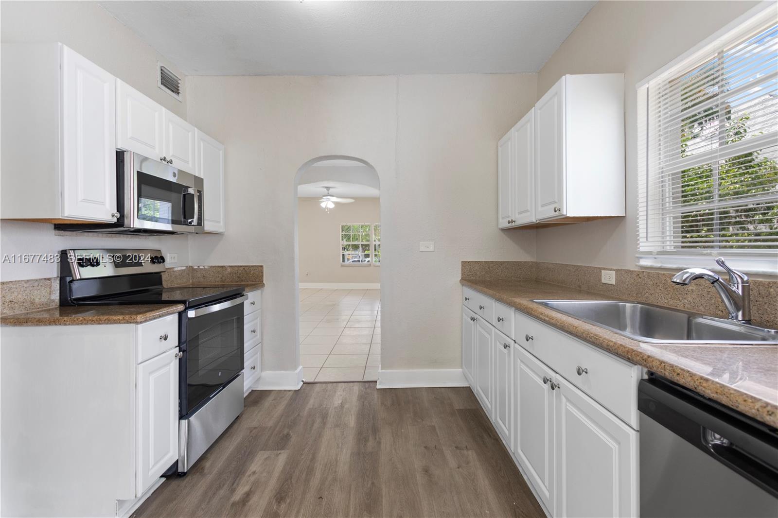 503 Avenida Hermosa