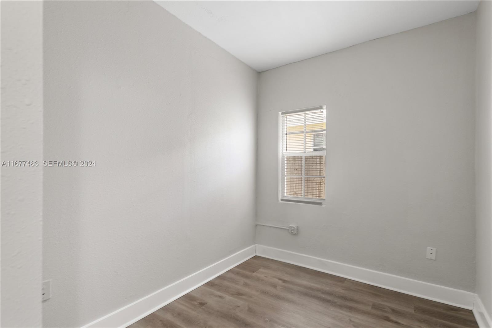 503 Avenida Hermosa