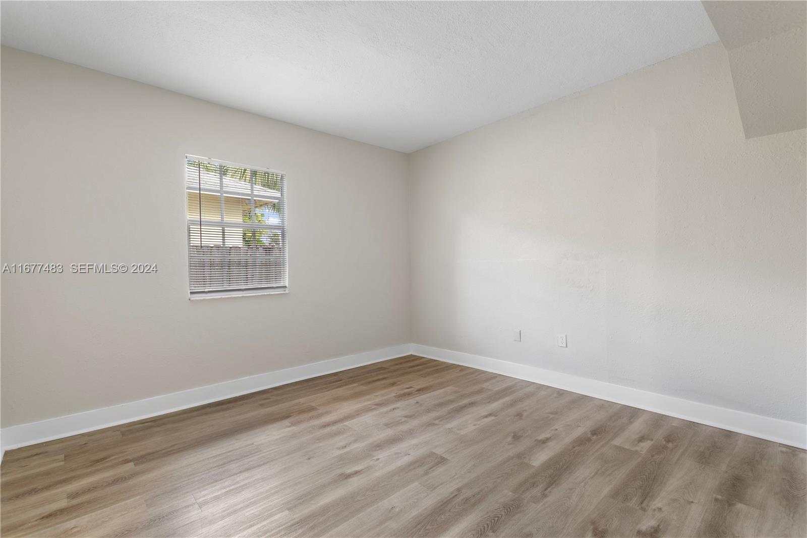 503 Avenida Hermosa