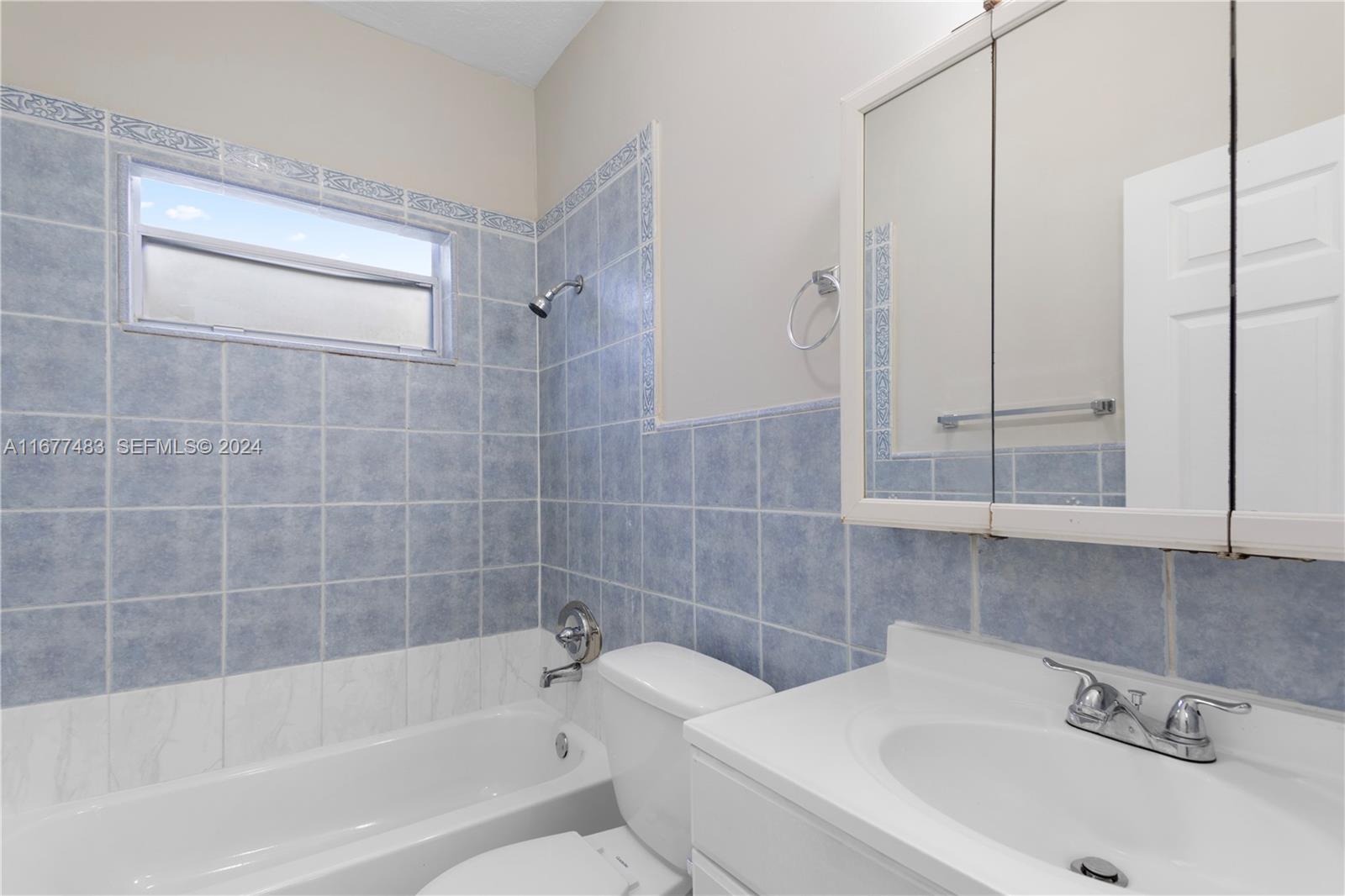 503 Avenida Hermosa