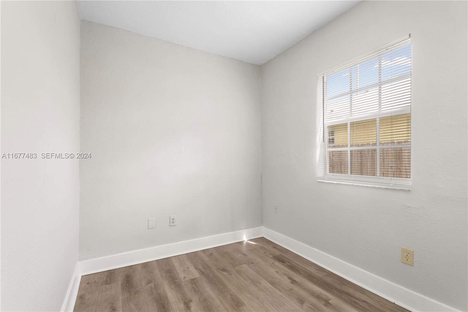 503 Avenida Hermosa