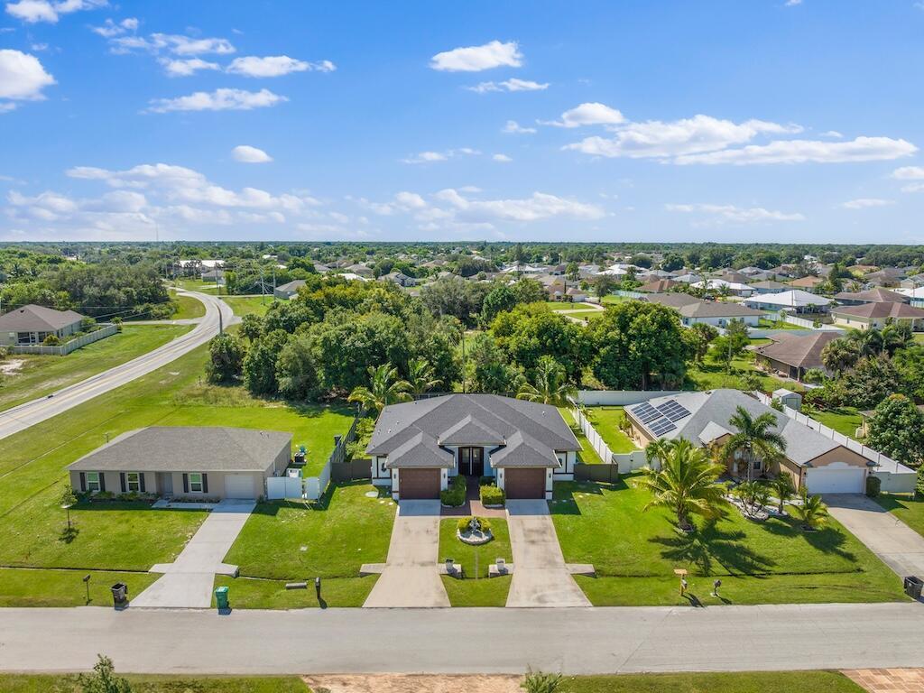 914 SW Mccracken Avenue, Port St. Lucie