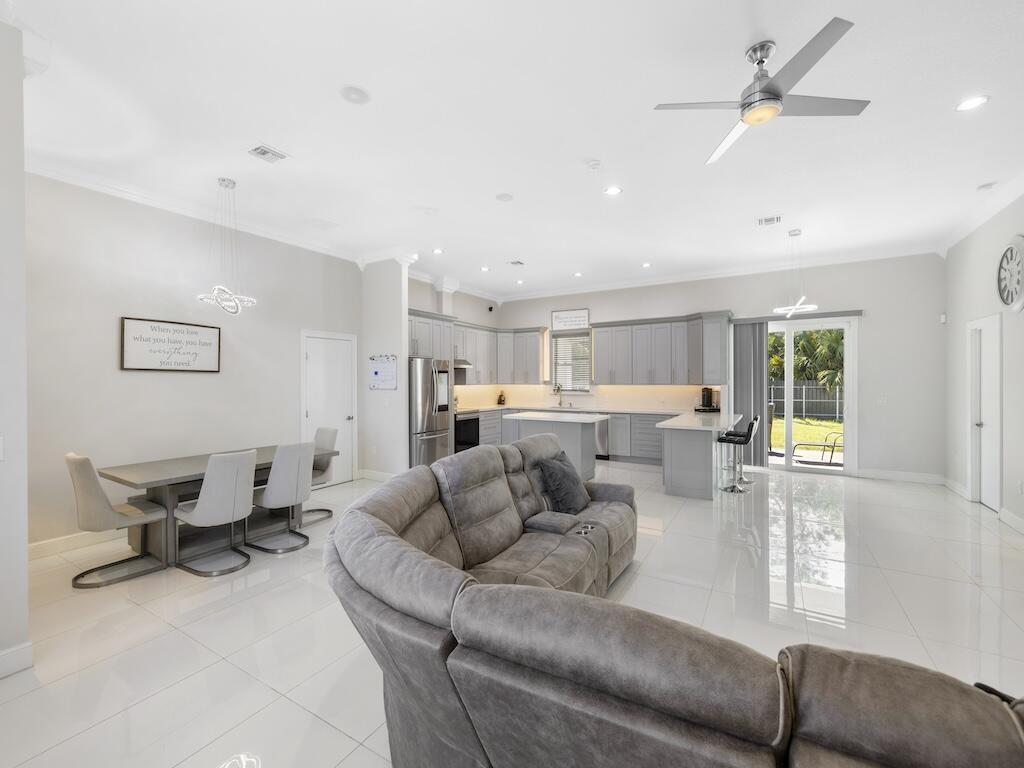 914 SW Mccracken Avenue, Port St. Lucie