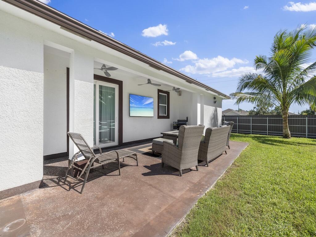 914 SW Mccracken Avenue, Port St. Lucie