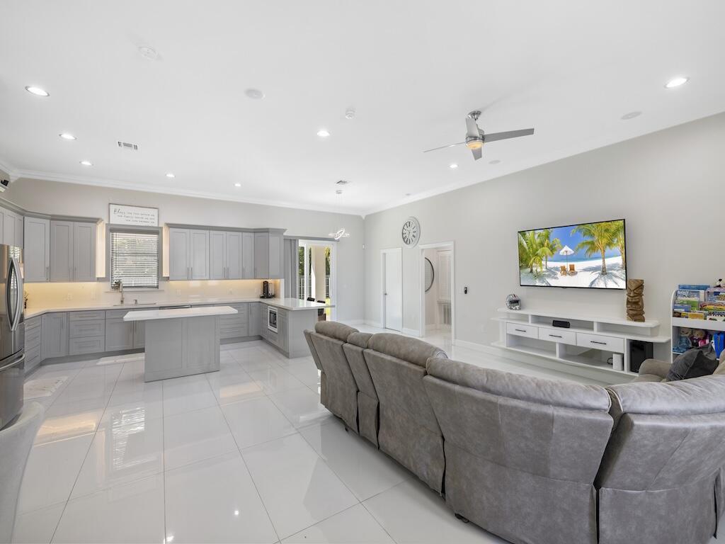 914 SW Mccracken Avenue, Port St. Lucie