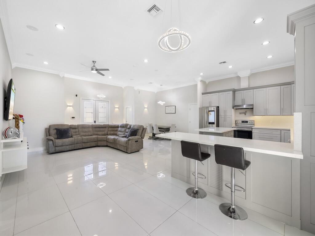 914 SW Mccracken Avenue, Port St. Lucie