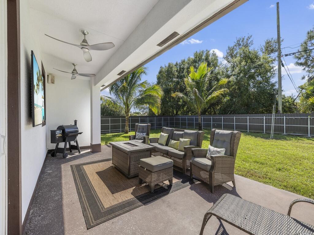 914 SW Mccracken Avenue, Port St. Lucie