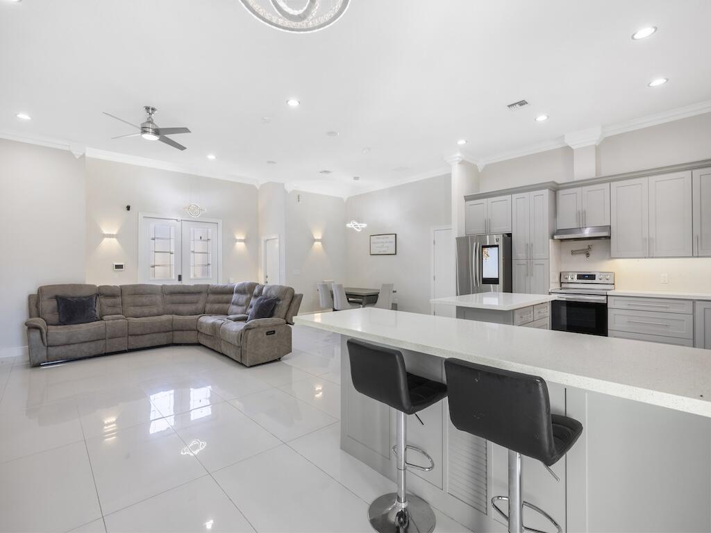 914 SW Mccracken Avenue, Port St. Lucie