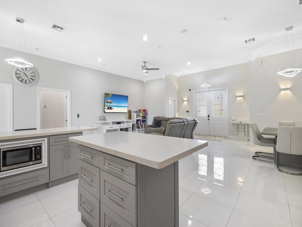 914 SW Mccracken Avenue, Port St. Lucie