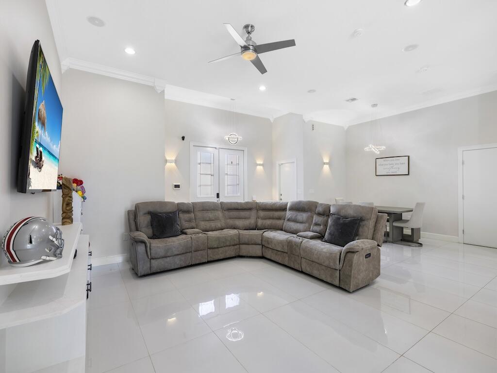 914 SW Mccracken Avenue, Port St. Lucie