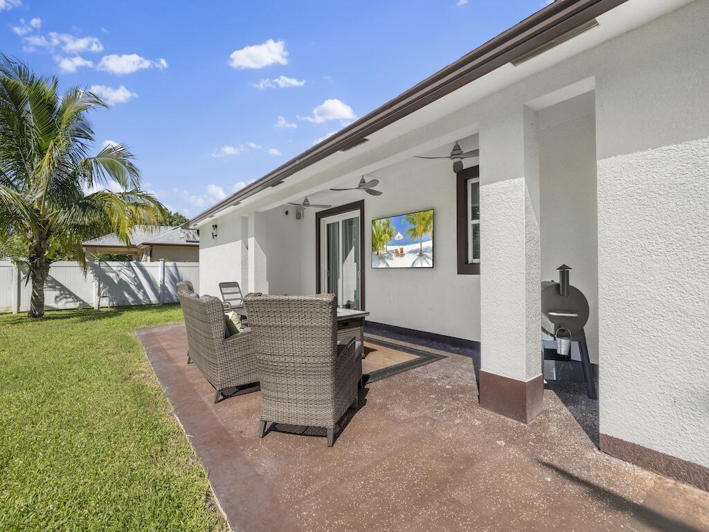 914 SW Mccracken Avenue, Port St. Lucie