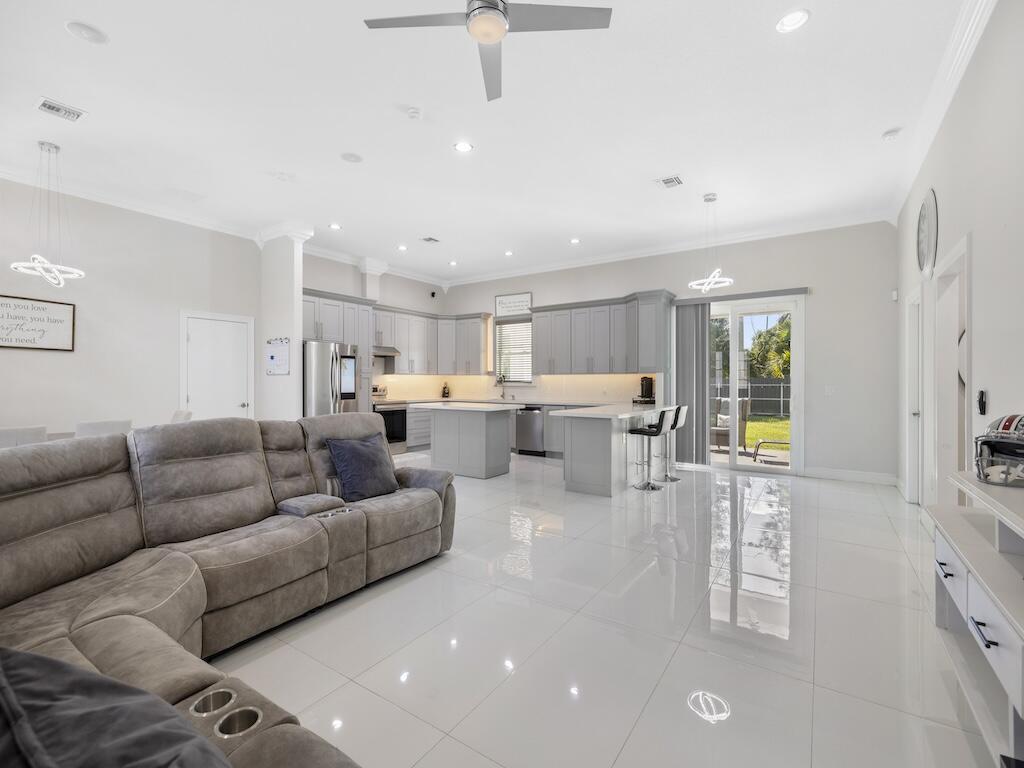 914 SW Mccracken Avenue, Port St. Lucie