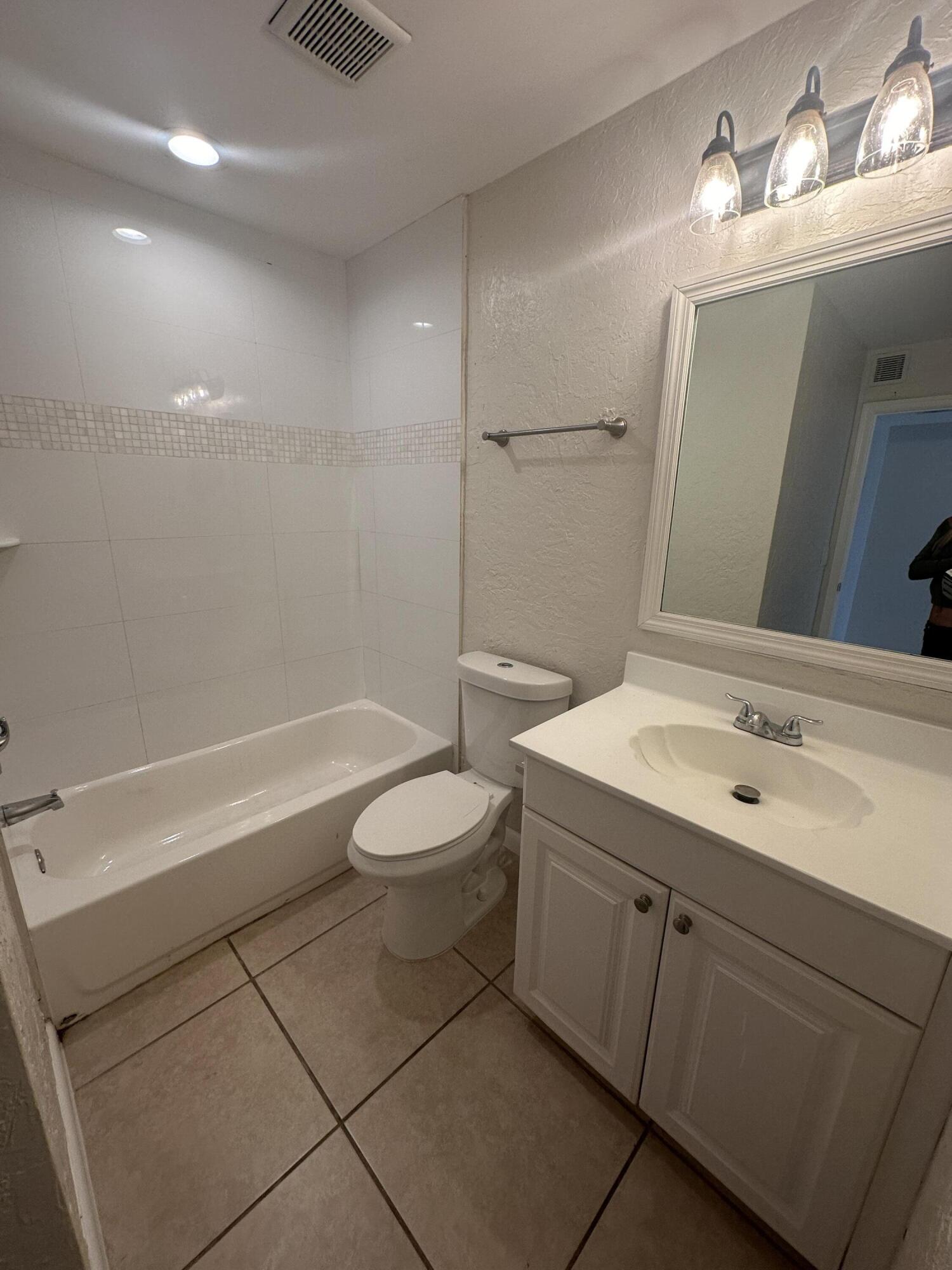 1827 N Congress Avenue